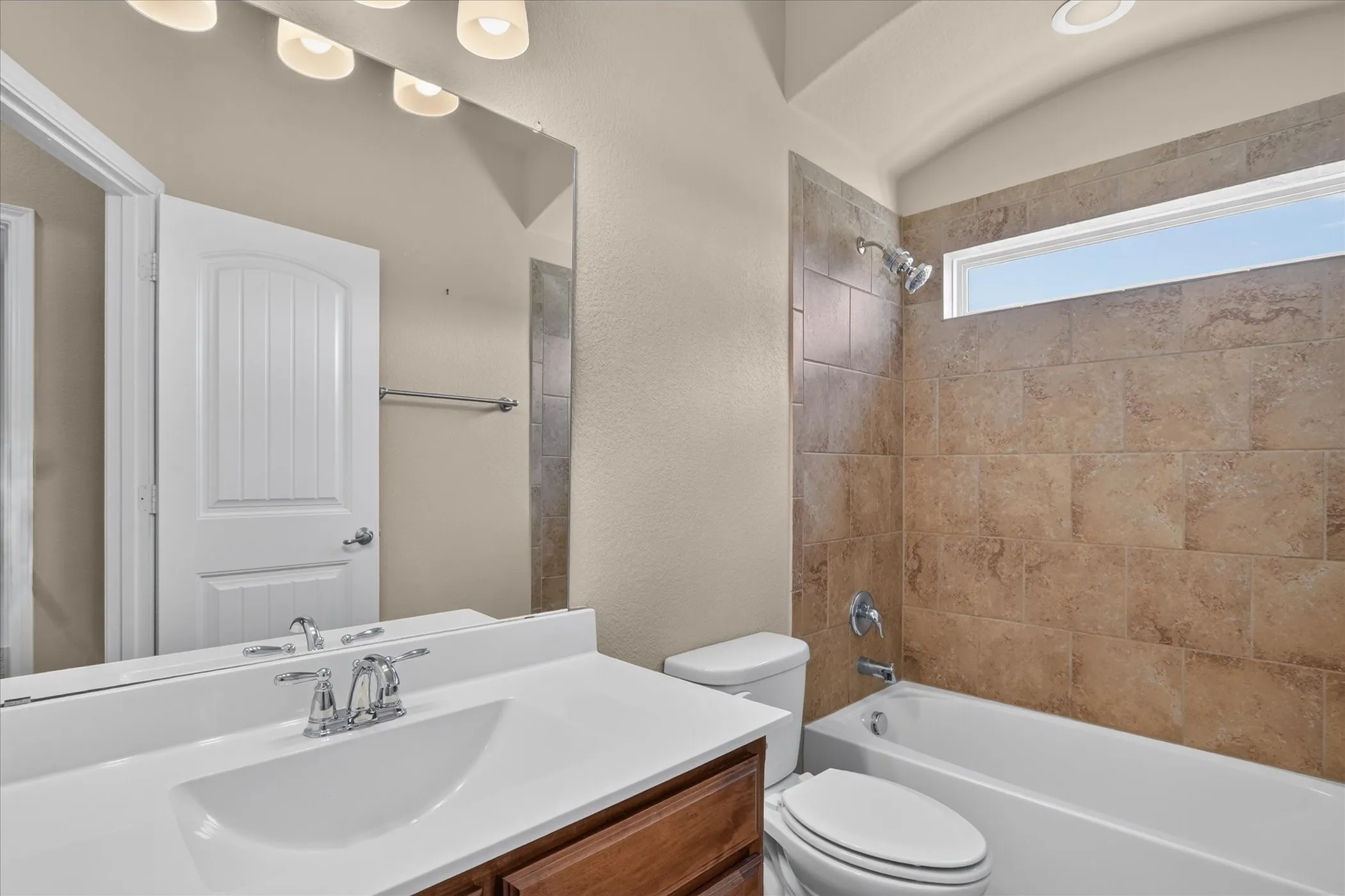 Single Family Residence For Sale in Parker County , 1004 Katherine Road, Weatherford, Texas 76087, 4 Bedroom, 4 Bathroom, 2 Garage spaces, 2,831 Sqft, built in 2016, mls#21369528, Real Estate Agent in Weatherford, Homes For Sale in Parker county, Homes For Sale in Weatherford, Realtor in Weatherford Texas, Real Estate Brokerage Independent Realty Texas, Luminita Cordes Realtor