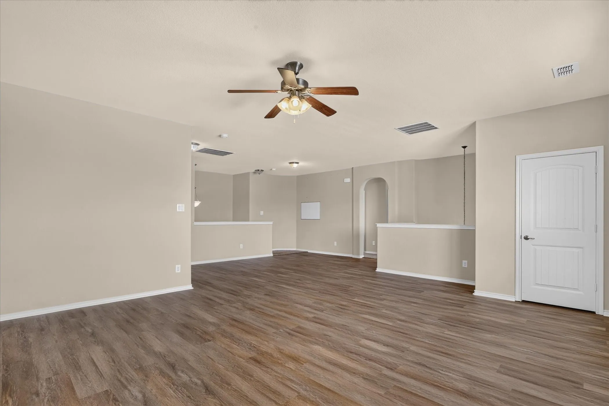 Single Family Residence For Sale in Parker County , 1004 Katherine Road, Weatherford, Texas 76087, 4 Bedroom, 4 Bathroom, 2 Garage spaces, 2,831 Sqft, built in 2016, mls#21369528, Real Estate Agent in Weatherford, Homes For Sale in Parker county, Homes For Sale in Weatherford, Realtor in Weatherford Texas, Real Estate Brokerage Independent Realty Texas, Luminita Cordes Realtor