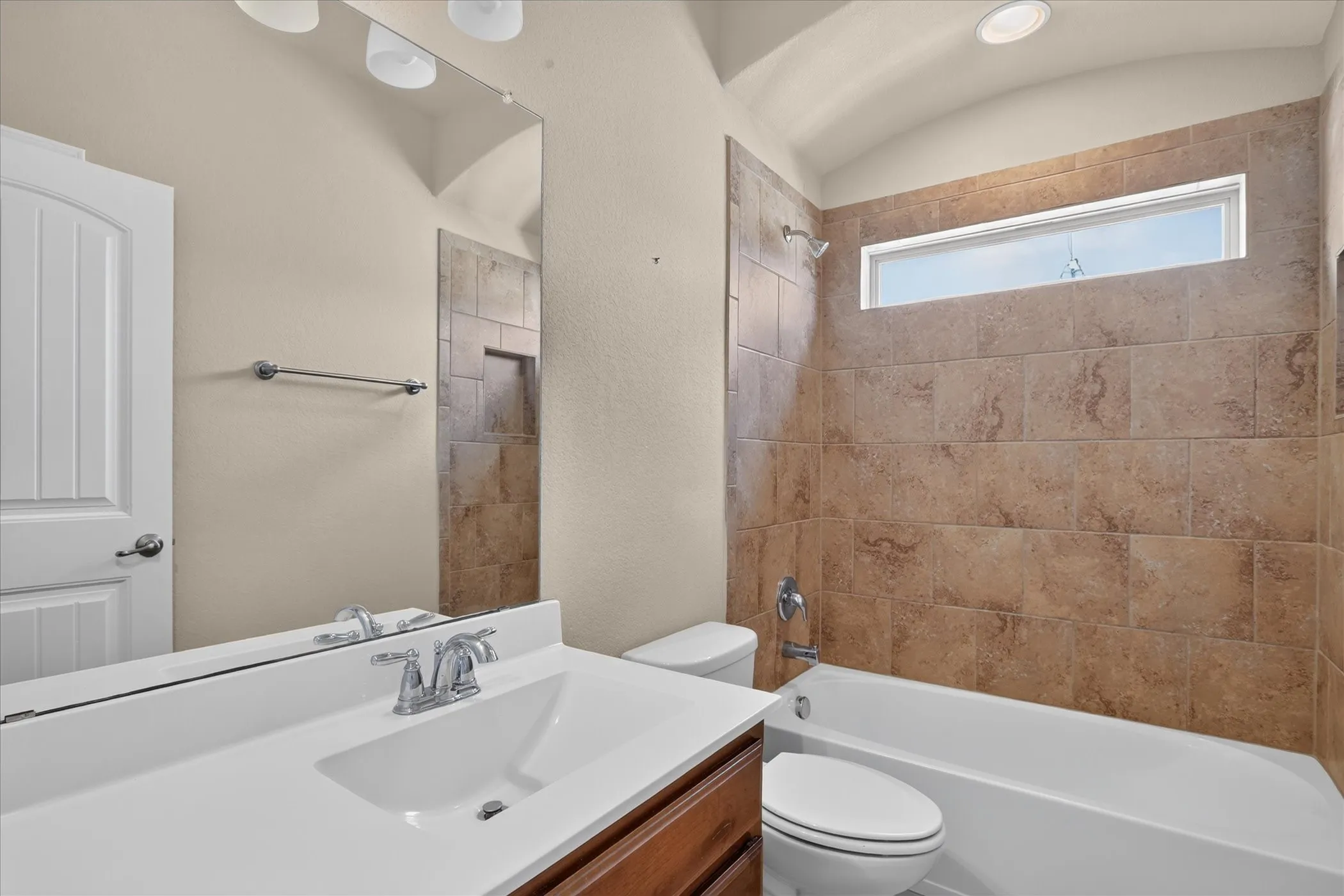 Single Family Residence For Sale in Parker County , 1004 Katherine Road, Weatherford, Texas 76087, 4 Bedroom, 4 Bathroom, 2 Garage spaces, 2,831 Sqft, built in 2016, mls#21369528, Real Estate Agent in Weatherford, Homes For Sale in Parker county, Homes For Sale in Weatherford, Realtor in Weatherford Texas, Real Estate Brokerage Independent Realty Texas, Luminita Cordes Realtor