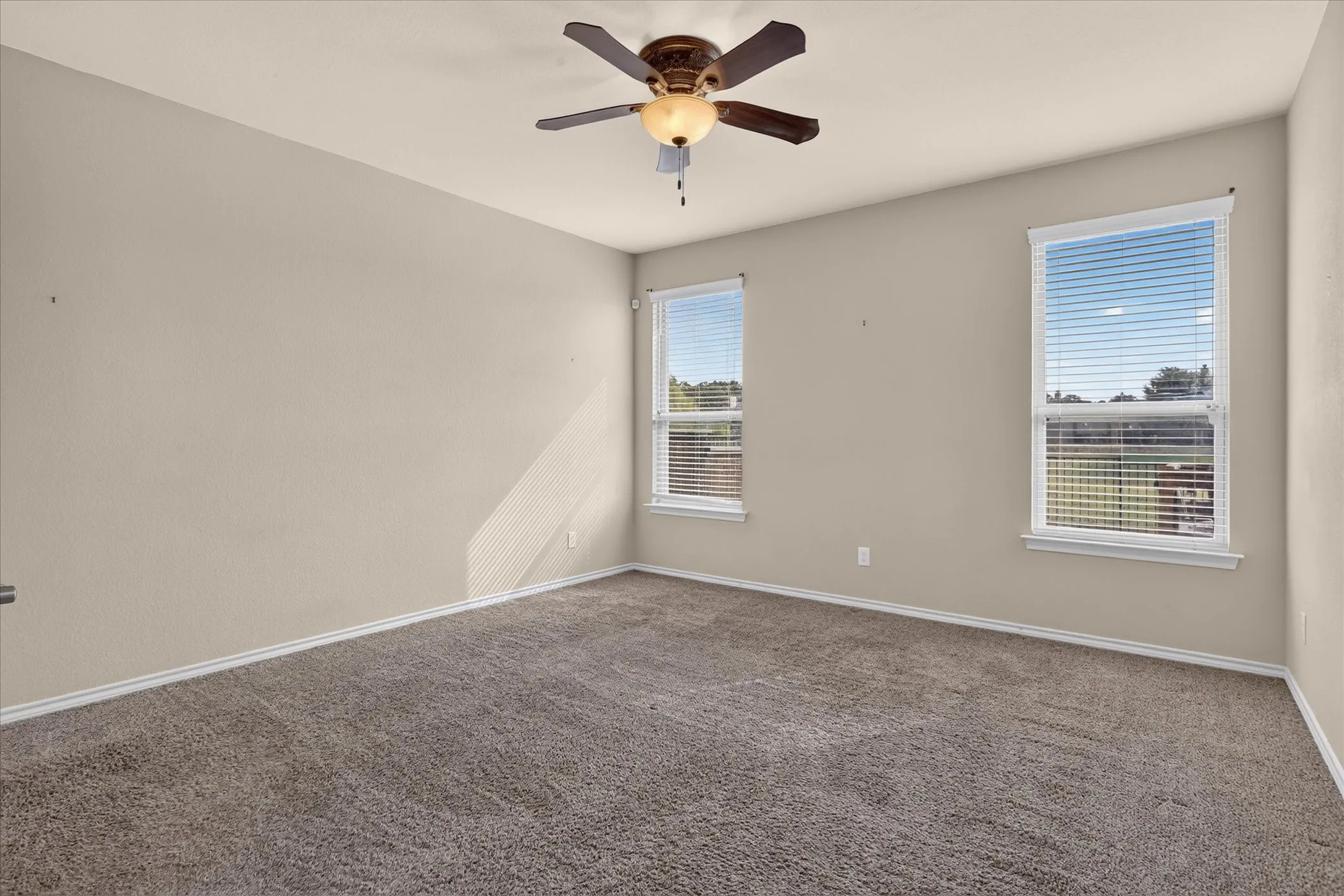 Single Family Residence For Sale in Parker County , 1004 Katherine Road, Weatherford, Texas 76087, 4 Bedroom, 4 Bathroom, 2 Garage spaces, 2,831 Sqft, built in 2016, mls#21369528, Real Estate Agent in Weatherford, Homes For Sale in Parker county, Homes For Sale in Weatherford, Realtor in Weatherford Texas, Real Estate Brokerage Independent Realty Texas, Luminita Cordes Realtor