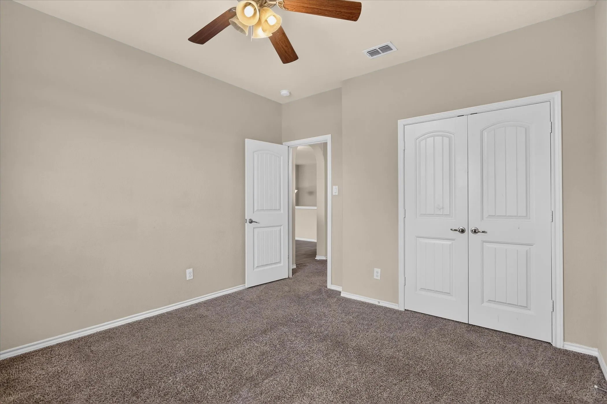 Single Family Residence For Sale in Parker County , 1004 Katherine Road, Weatherford, Texas 76087, 4 Bedroom, 4 Bathroom, 2 Garage spaces, 2,831 Sqft, built in 2016, mls#21369528, Real Estate Agent in Weatherford, Homes For Sale in Parker county, Homes For Sale in Weatherford, Realtor in Weatherford Texas, Real Estate Brokerage Independent Realty Texas, Luminita Cordes Realtor