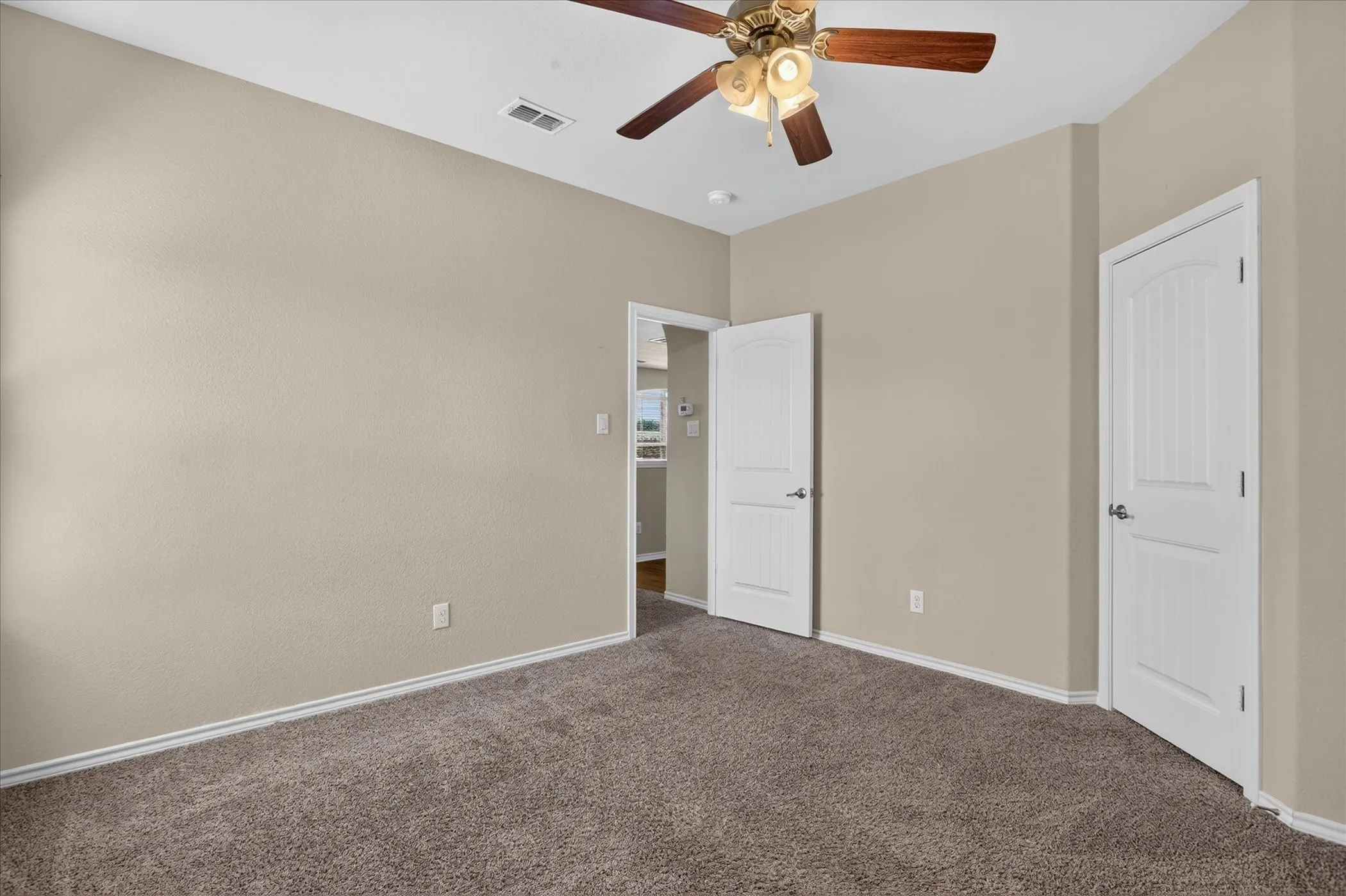 Single Family Residence For Sale in Parker County , 1004 Katherine Road, Weatherford, Texas 76087, 4 Bedroom, 4 Bathroom, 2 Garage spaces, 2,831 Sqft, built in 2016, mls#21369528, Real Estate Agent in Weatherford, Homes For Sale in Parker county, Homes For Sale in Weatherford, Realtor in Weatherford Texas, Real Estate Brokerage Independent Realty Texas, Luminita Cordes Realtor