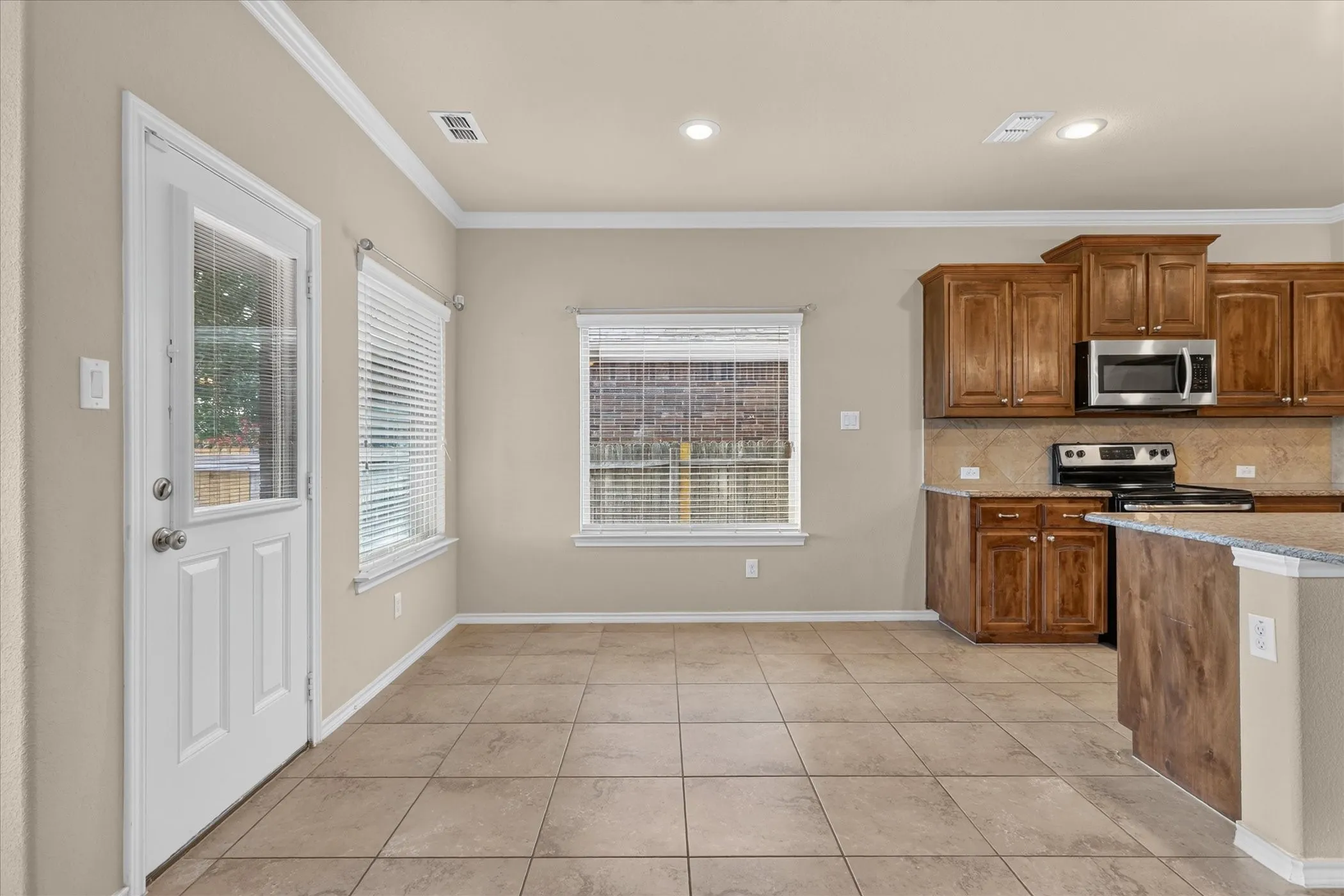 Single Family Residence For Sale in Parker County , 1004 Katherine Road, Weatherford, Texas 76087, 4 Bedroom, 4 Bathroom, 2 Garage spaces, 2,831 Sqft, built in 2016, mls#21369528, Real Estate Agent in Weatherford, Homes For Sale in Parker county, Homes For Sale in Weatherford, Realtor in Weatherford Texas, Real Estate Brokerage Independent Realty Texas, Luminita Cordes Realtor