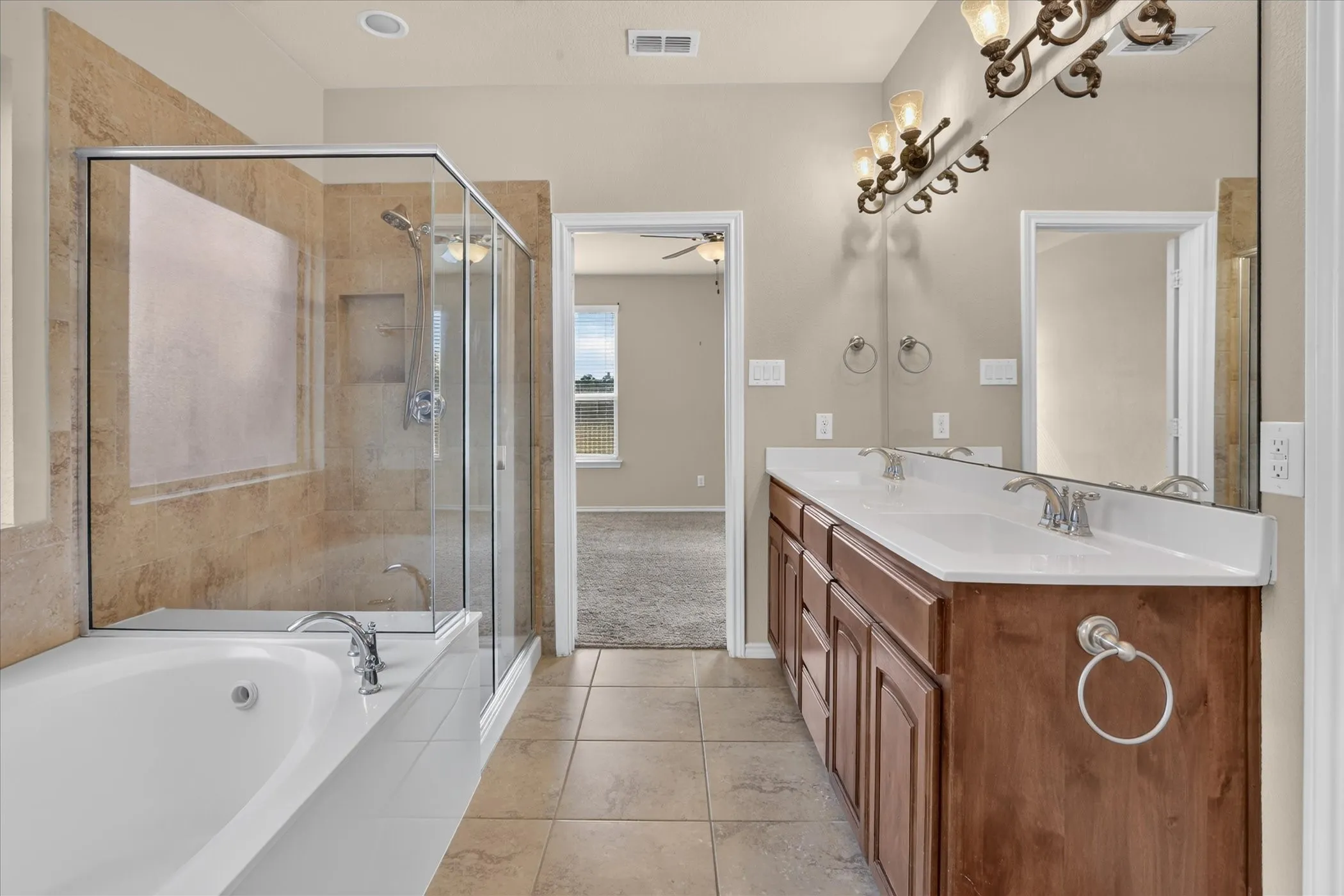 Single Family Residence For Sale in Parker County , 1004 Katherine Road, Weatherford, Texas 76087, 4 Bedroom, 4 Bathroom, 2 Garage spaces, 2,831 Sqft, built in 2016, mls#21369528, Real Estate Agent in Weatherford, Homes For Sale in Parker county, Homes For Sale in Weatherford, Realtor in Weatherford Texas, Real Estate Brokerage Independent Realty Texas, Luminita Cordes Realtor