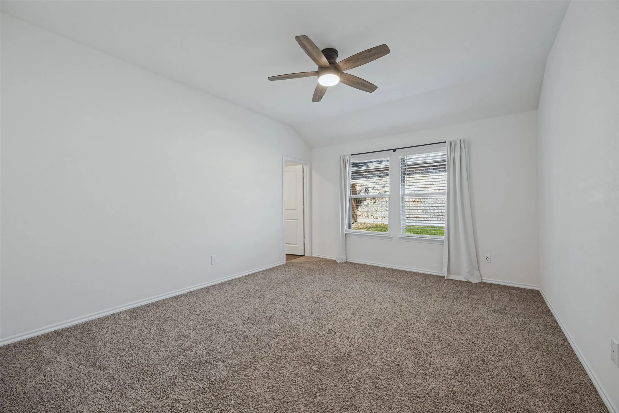 Single Family Residence For Sale in Grayson County , 2210 Alamo Road, Sherman, Texas 75090, 3 Bedroom, 2 Bathroom, 2 Garage spaces, 1,302 Sqft, built in 2022, mls#21392846, Real Estate Agent in Sherman, Homes For Sale in Grayson county, Homes For Sale in Sherman, Realtor in Sherman Texas, Real Estate Brokerage Independent Realty Texas, Luminita Cordes Realtor