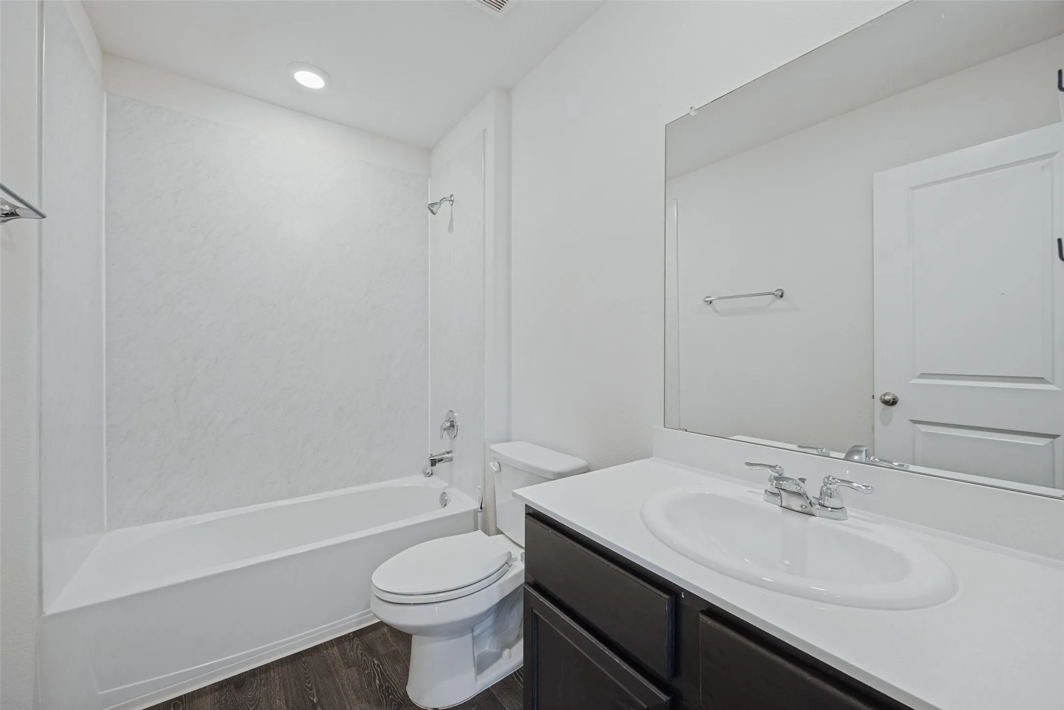 Single Family Residence For Sale in Grayson County , 2210 Alamo Road, Sherman, Texas 75090, 3 Bedroom, 2 Bathroom, 2 Garage spaces, 1,302 Sqft, built in 2022, mls#21392846, Real Estate Agent in Sherman, Homes For Sale in Grayson county, Homes For Sale in Sherman, Realtor in Sherman Texas, Real Estate Brokerage Independent Realty Texas, Luminita Cordes Realtor