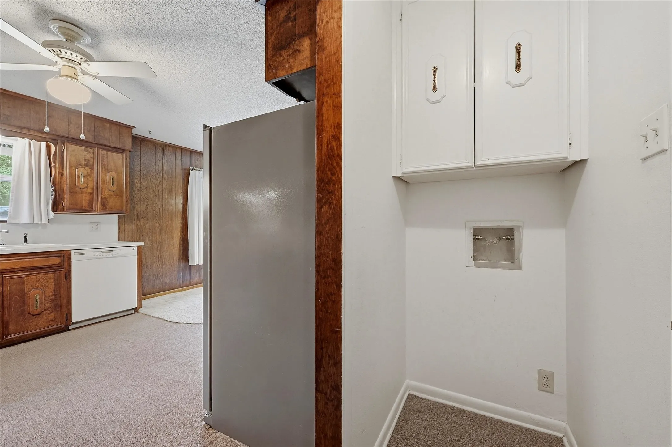 Single Family Residence For Sale in Grayson County , 2403 Caprice Avenue, Denison, Texas 75020, 3 Bedroom, 2 Bathroom, 2 Garage spaces, 1,472 Sqft, built in 1976, mls#21392639, Real Estate Agent in Denison, Homes For Sale in Grayson county, Homes For Sale in Denison, Realtor in Denison Texas, Real Estate Brokerage Independent Realty Texas, Luminita Cordes Realtor