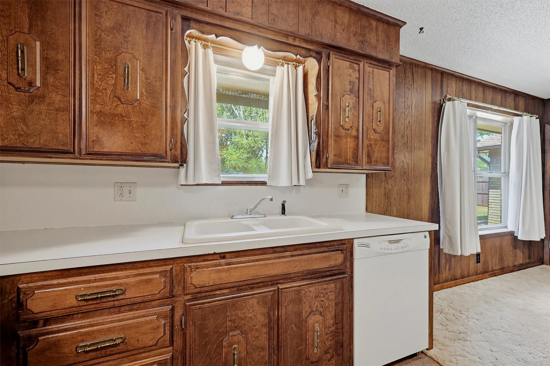 Single Family Residence For Sale in Grayson County , 2403 Caprice Avenue, Denison, Texas 75020, 3 Bedroom, 2 Bathroom, 2 Garage spaces, 1,472 Sqft, built in 1976, mls#21392639, Real Estate Agent in Denison, Homes For Sale in Grayson county, Homes For Sale in Denison, Realtor in Denison Texas, Real Estate Brokerage Independent Realty Texas, Luminita Cordes Realtor