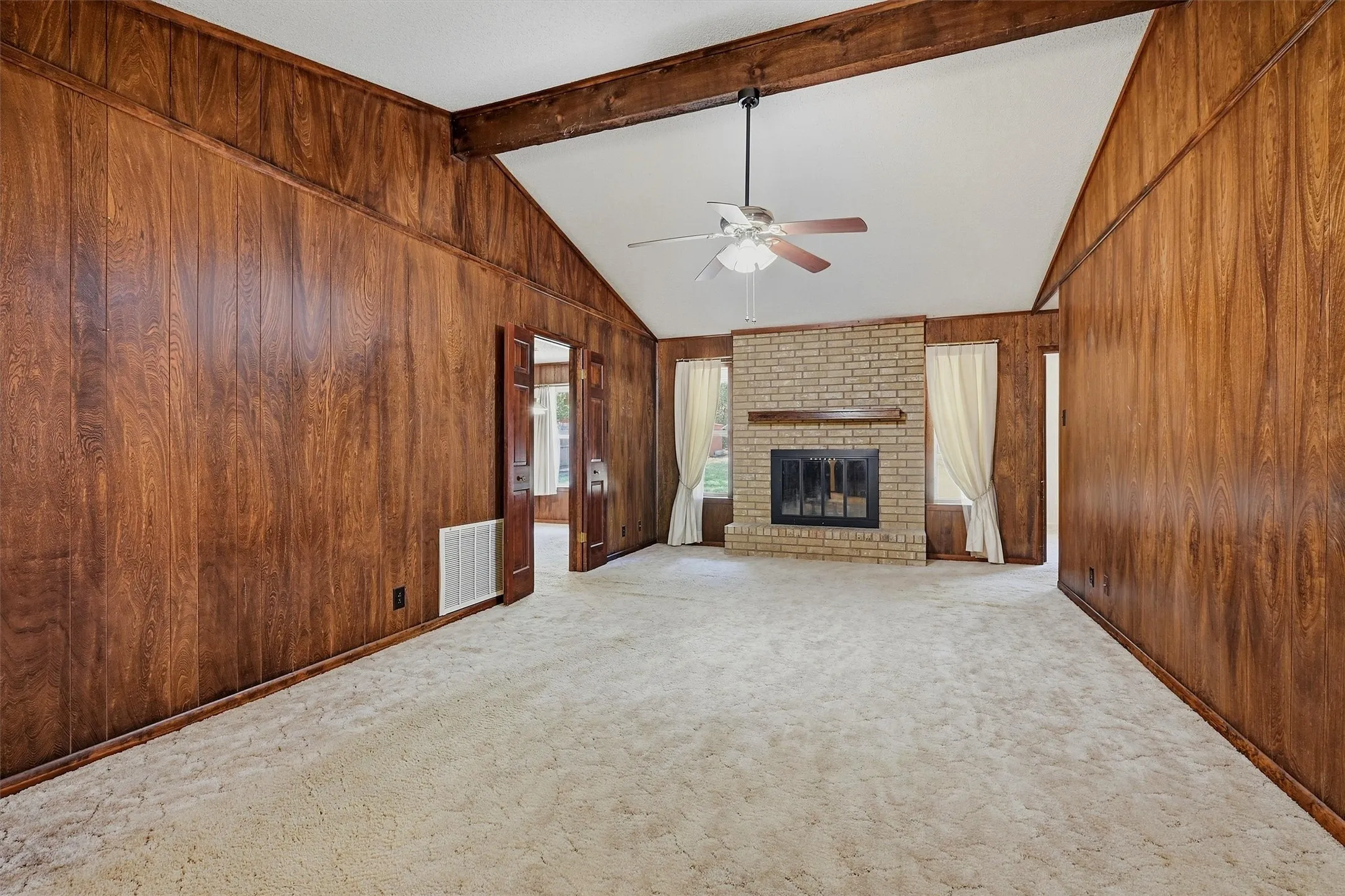 Single Family Residence For Sale in Grayson County , 2403 Caprice Avenue, Denison, Texas 75020, 3 Bedroom, 2 Bathroom, 2 Garage spaces, 1,472 Sqft, built in 1976, mls#21392639, Real Estate Agent in Denison, Homes For Sale in Grayson county, Homes For Sale in Denison, Realtor in Denison Texas, Real Estate Brokerage Independent Realty Texas, Luminita Cordes Realtor