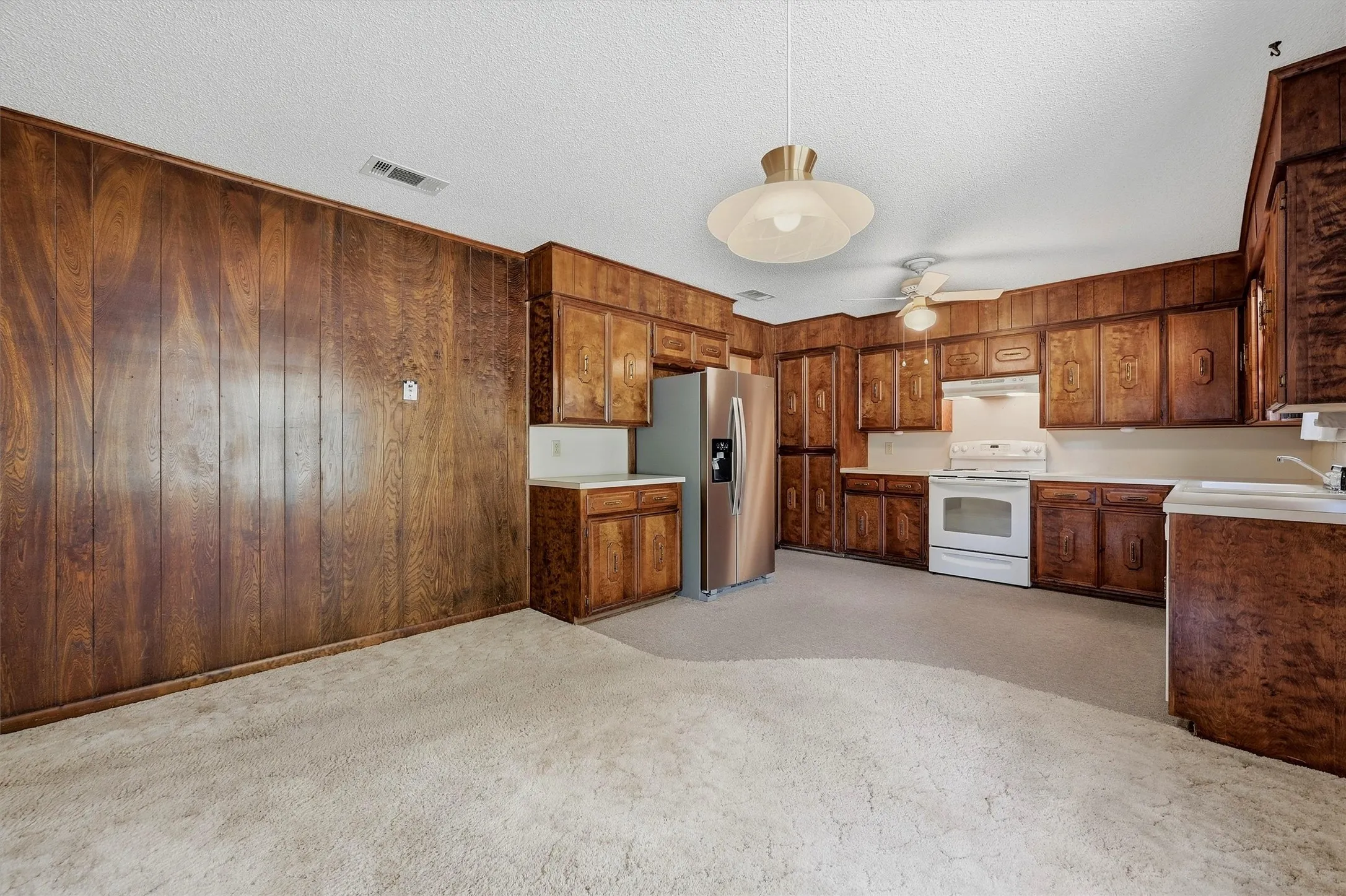 Single Family Residence For Sale in Grayson County , 2403 Caprice Avenue, Denison, Texas 75020, 3 Bedroom, 2 Bathroom, 2 Garage spaces, 1,472 Sqft, built in 1976, mls#21392639, Real Estate Agent in Denison, Homes For Sale in Grayson county, Homes For Sale in Denison, Realtor in Denison Texas, Real Estate Brokerage Independent Realty Texas, Luminita Cordes Realtor
