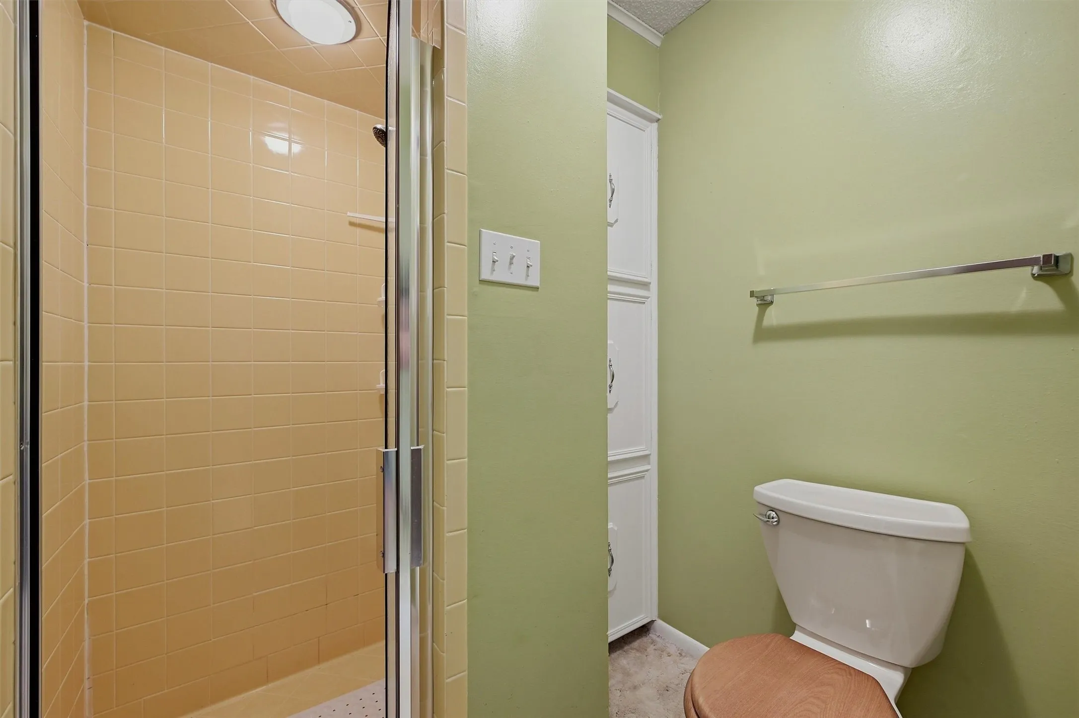 Single Family Residence For Sale in Grayson County , 2403 Caprice Avenue, Denison, Texas 75020, 3 Bedroom, 2 Bathroom, 2 Garage spaces, 1,472 Sqft, built in 1976, mls#21392639, Real Estate Agent in Denison, Homes For Sale in Grayson county, Homes For Sale in Denison, Realtor in Denison Texas, Real Estate Brokerage Independent Realty Texas, Luminita Cordes Realtor
