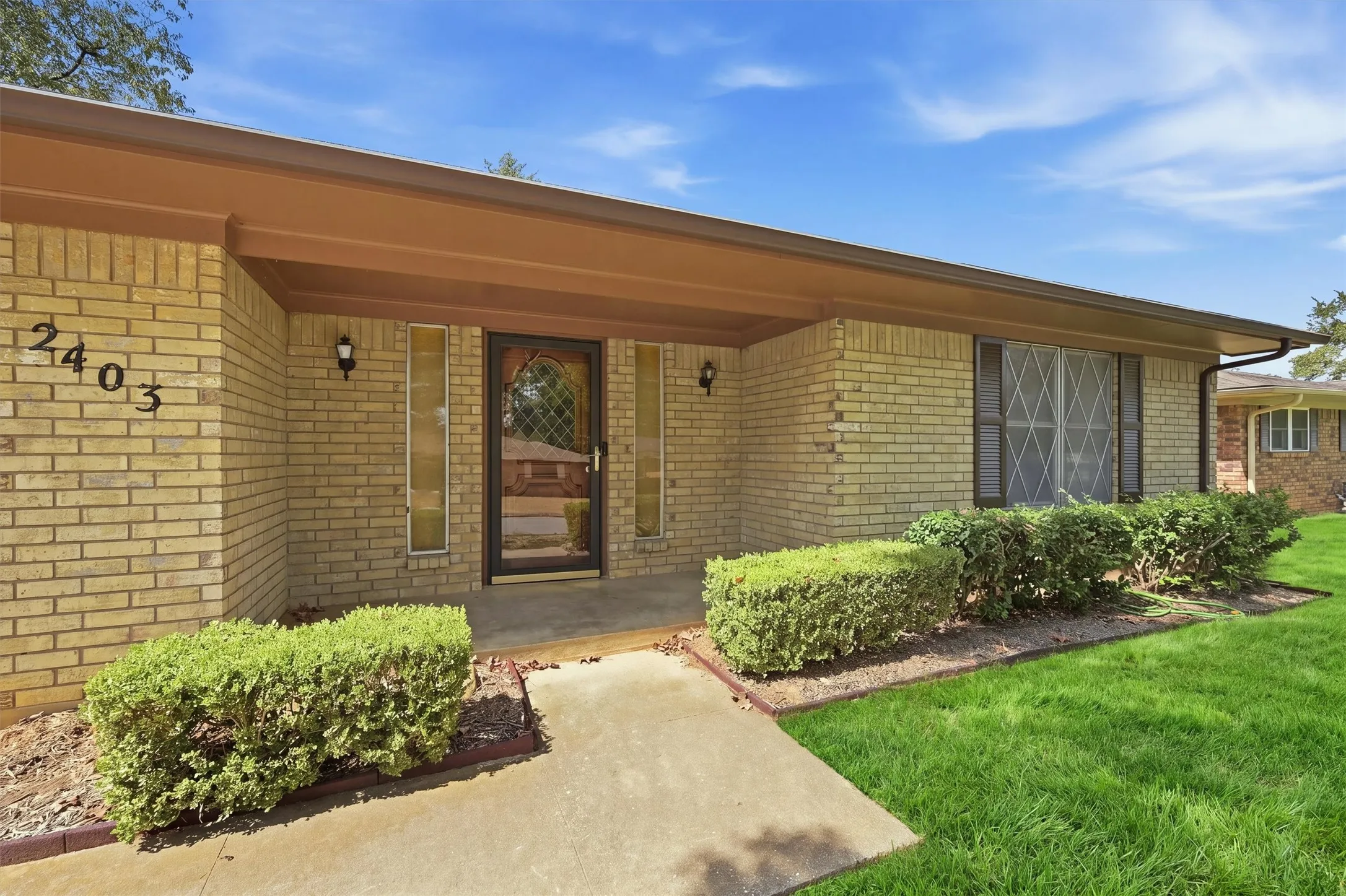 Single Family Residence For Sale in Grayson County , 2403 Caprice Avenue, Denison, Texas 75020, 3 Bedroom, 2 Bathroom, 2 Garage spaces, 1,472 Sqft, built in 1976, mls#21392639, Real Estate Agent in Denison, Homes For Sale in Grayson county, Homes For Sale in Denison, Realtor in Denison Texas, Real Estate Brokerage Independent Realty Texas, Luminita Cordes Realtor