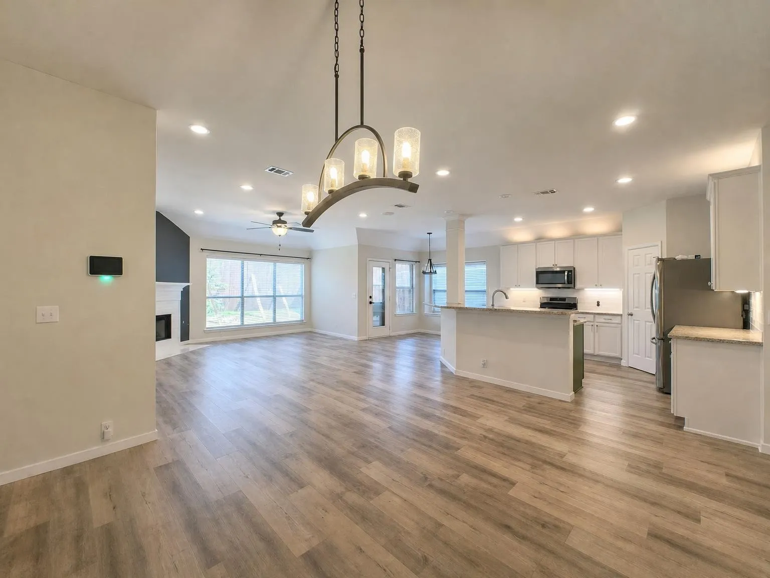 Single Family Residence For Rent in Tarrant County , 4525 Dragonfly Way, Fort Worth, Texas 76244, 3 Bedroom, 2 Bathroom, 2 Garage spaces, 1,780 Sqft, built in 2005, mls#21392871, Real Estate Agent in Fort Worth, Homes For Rent in Tarrant county, Homes For Rent in Fort Worth, Realtor in Fort Worth Texas, Real Estate Brokerage Independent Realty Texas, Luminita Cordes Realtor