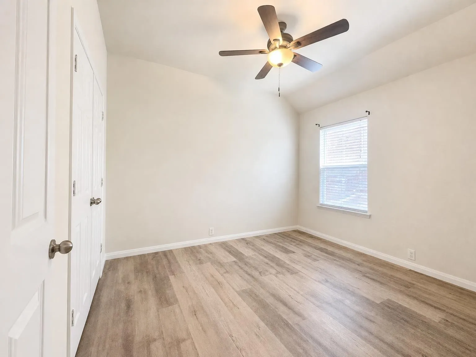 Single Family Residence For Rent in Tarrant County , 4525 Dragonfly Way, Fort Worth, Texas 76244, 3 Bedroom, 2 Bathroom, 2 Garage spaces, 1,780 Sqft, built in 2005, mls#21392871, Real Estate Agent in Fort Worth, Homes For Rent in Tarrant county, Homes For Rent in Fort Worth, Realtor in Fort Worth Texas, Real Estate Brokerage Independent Realty Texas, Luminita Cordes Realtor