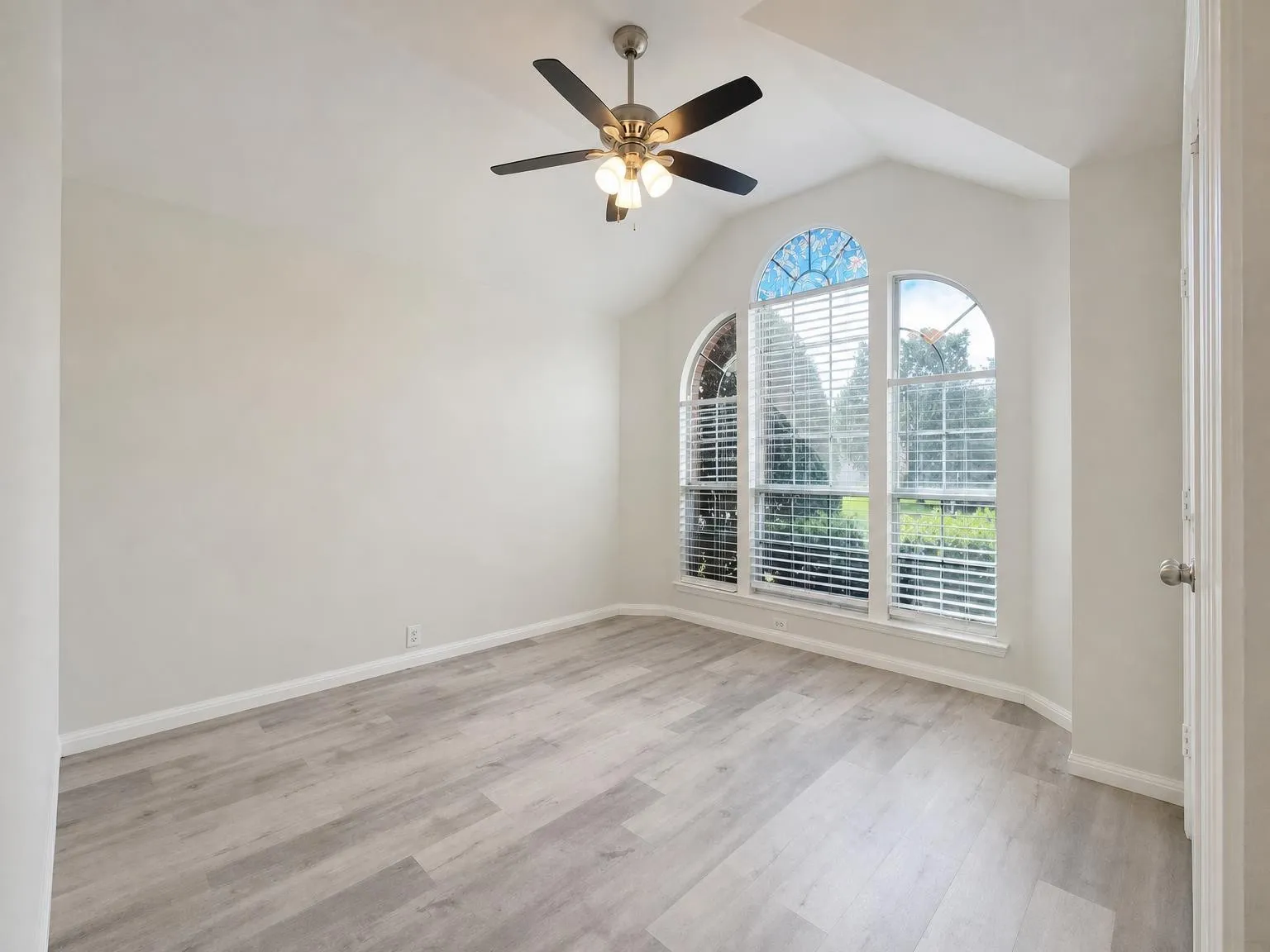 Single Family Residence For Rent in Tarrant County , 4525 Dragonfly Way, Fort Worth, Texas 76244, 3 Bedroom, 2 Bathroom, 2 Garage spaces, 1,780 Sqft, built in 2005, mls#21392871, Real Estate Agent in Fort Worth, Homes For Rent in Tarrant county, Homes For Rent in Fort Worth, Realtor in Fort Worth Texas, Real Estate Brokerage Independent Realty Texas, Luminita Cordes Realtor