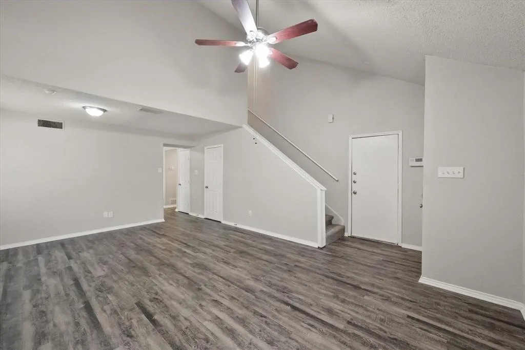 Single Family Residence For Rent in Tarrant County , 3505 Rush Springs Drive, Arlington, Texas 76016, 4 Bedroom, 2 Bathroom, 2 Garage spaces, 1,626 Sqft, built in 1980, mls#21391807, Real Estate Agent in Arlington, Homes For Rent in Tarrant county, Homes For Rent in Arlington, Realtor in Arlington Texas, Real Estate Brokerage Independent Realty Texas, Luminita Cordes Realtor