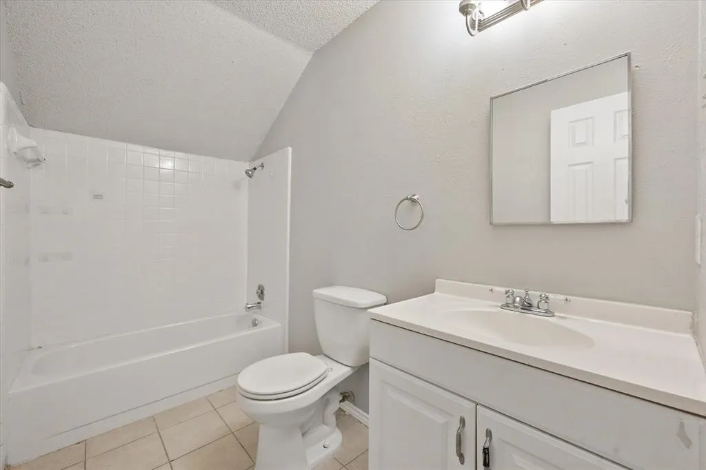 Single Family Residence For Rent in Tarrant County , 3505 Rush Springs Drive, Arlington, Texas 76016, 4 Bedroom, 2 Bathroom, 2 Garage spaces, 1,626 Sqft, built in 1980, mls#21391807, Real Estate Agent in Arlington, Homes For Rent in Tarrant county, Homes For Rent in Arlington, Realtor in Arlington Texas, Real Estate Brokerage Independent Realty Texas, Luminita Cordes Realtor