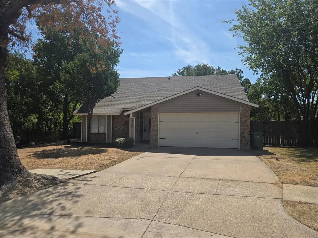 Single Family Residence For Rent in Tarrant County , 3505 Rush Springs Drive, Arlington, Texas 76016, 4 Bedroom, 2 Bathroom, 2 Garage spaces, 1,626 Sqft, built in 1980, mls#21391807, Real Estate Agent in Arlington, Homes For Rent in Tarrant county, Homes For Rent in Arlington, Realtor in Arlington Texas, Real Estate Brokerage Independent Realty Texas, Luminita Cordes Realtor