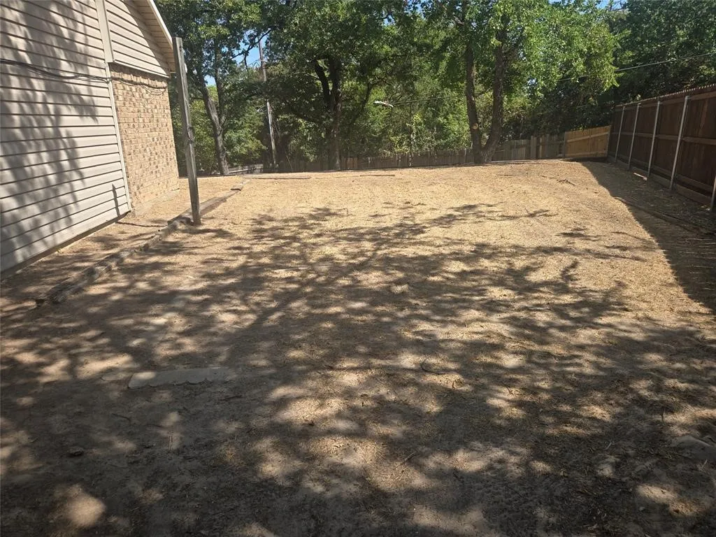 Single Family Residence For Rent in Tarrant County , 3505 Rush Springs Drive, Arlington, Texas 76016, 4 Bedroom, 2 Bathroom, 2 Garage spaces, 1,626 Sqft, built in 1980, mls#21391807, Real Estate Agent in Arlington, Homes For Rent in Tarrant county, Homes For Rent in Arlington, Realtor in Arlington Texas, Real Estate Brokerage Independent Realty Texas, Luminita Cordes Realtor