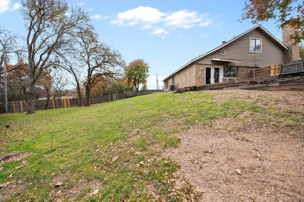 Single Family Residence For Rent in Tarrant County , 3505 Rush Springs Drive, Arlington, Texas 76016, 4 Bedroom, 2 Bathroom, 2 Garage spaces, 1,626 Sqft, built in 1980, mls#21391807, Real Estate Agent in Arlington, Homes For Rent in Tarrant county, Homes For Rent in Arlington, Realtor in Arlington Texas, Real Estate Brokerage Independent Realty Texas, Luminita Cordes Realtor