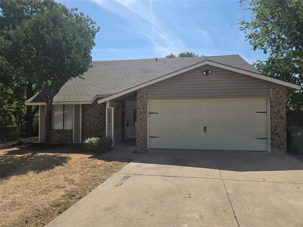 Single Family Residence For Rent in Tarrant County , 3505 Rush Springs Drive, Arlington, Texas 76016, 4 Bedroom, 2 Bathroom, 2 Garage spaces, 1,626 Sqft, built in 1980, mls#21391807, Real Estate Agent in Arlington, Homes For Rent in Tarrant county, Homes For Rent in Arlington, Realtor in Arlington Texas, Real Estate Brokerage Independent Realty Texas, Luminita Cordes Realtor