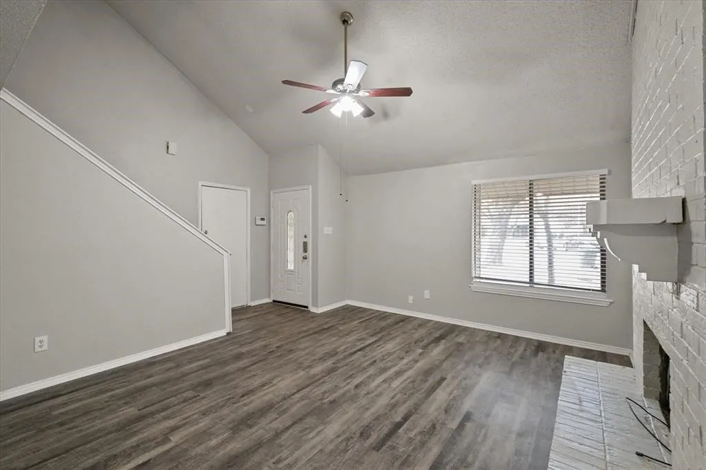 Single Family Residence For Rent in Tarrant County , 3505 Rush Springs Drive, Arlington, Texas 76016, 4 Bedroom, 2 Bathroom, 2 Garage spaces, 1,626 Sqft, built in 1980, mls#21391807, Real Estate Agent in Arlington, Homes For Rent in Tarrant county, Homes For Rent in Arlington, Realtor in Arlington Texas, Real Estate Brokerage Independent Realty Texas, Luminita Cordes Realtor