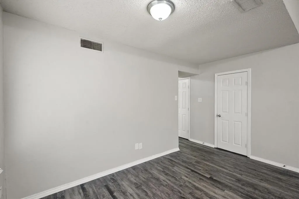 Single Family Residence For Rent in Tarrant County , 3505 Rush Springs Drive, Arlington, Texas 76016, 4 Bedroom, 2 Bathroom, 2 Garage spaces, 1,626 Sqft, built in 1980, mls#21391807, Real Estate Agent in Arlington, Homes For Rent in Tarrant county, Homes For Rent in Arlington, Realtor in Arlington Texas, Real Estate Brokerage Independent Realty Texas, Luminita Cordes Realtor