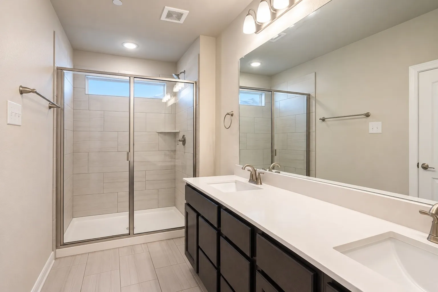 Townhouse For Sale in Denton County , 3517 Cricket Drive, Denton, Texas 76207, 3 Bedroom, 3 Bathroom, 2 Garage spaces, 1,723 Sqft, built in 2020, mls#21392797, Real Estate Agent in Denton, Homes For Sale in Denton county, Homes For Sale in Denton, Realtor in Denton Texas, Real Estate Brokerage Independent Realty Texas, Luminita Cordes Realtor