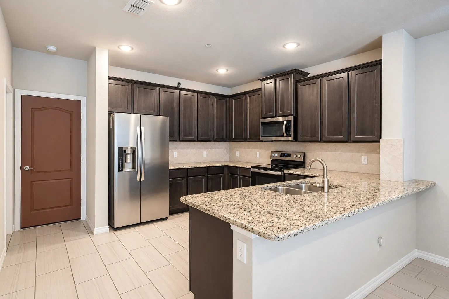 Townhouse For Sale in Denton County , 3517 Cricket Drive, Denton, Texas 76207, 3 Bedroom, 3 Bathroom, 2 Garage spaces, 1,723 Sqft, built in 2020, mls#21392797, Real Estate Agent in Denton, Homes For Sale in Denton county, Homes For Sale in Denton, Realtor in Denton Texas, Real Estate Brokerage Independent Realty Texas, Luminita Cordes Realtor