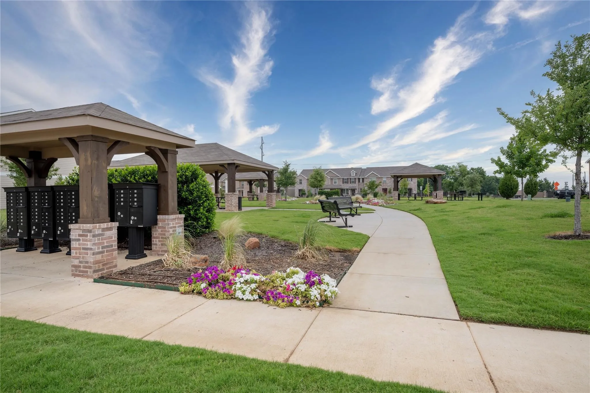 Townhouse For Sale in Denton County , 3517 Cricket Drive, Denton, Texas 76207, 3 Bedroom, 3 Bathroom, 2 Garage spaces, 1,723 Sqft, built in 2020, mls#21392797, Real Estate Agent in Denton, Homes For Sale in Denton county, Homes For Sale in Denton, Realtor in Denton Texas, Real Estate Brokerage Independent Realty Texas, Luminita Cordes Realtor