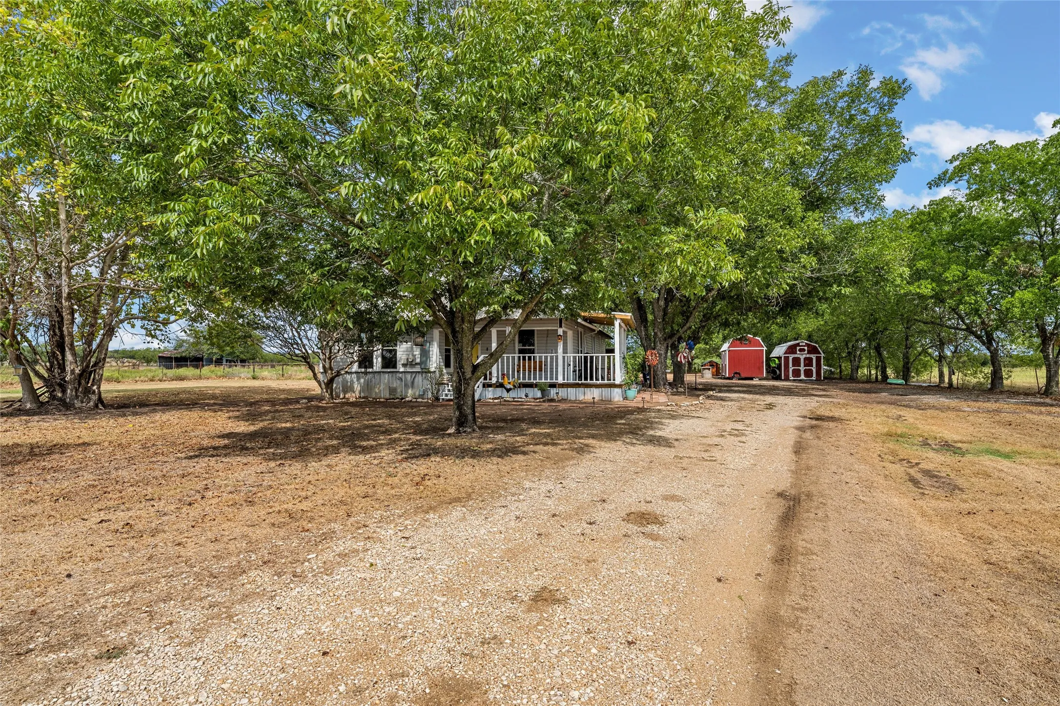 Single Family Residence For Sale in Mc Lennan County , 393 Peevey Lane, Robinson, Texas 76706, 3 Bedroom, 2 Bathroom, Garage spaces, 1,591 Sqft, built in 1950, mls#21391778, Real Estate Agent in Robinson, Homes For Sale in Mc Lennan county, Homes For Sale in Robinson, Realtor in Robinson Texas, Real Estate Brokerage Independent Realty Texas, Luminita Cordes Realtor