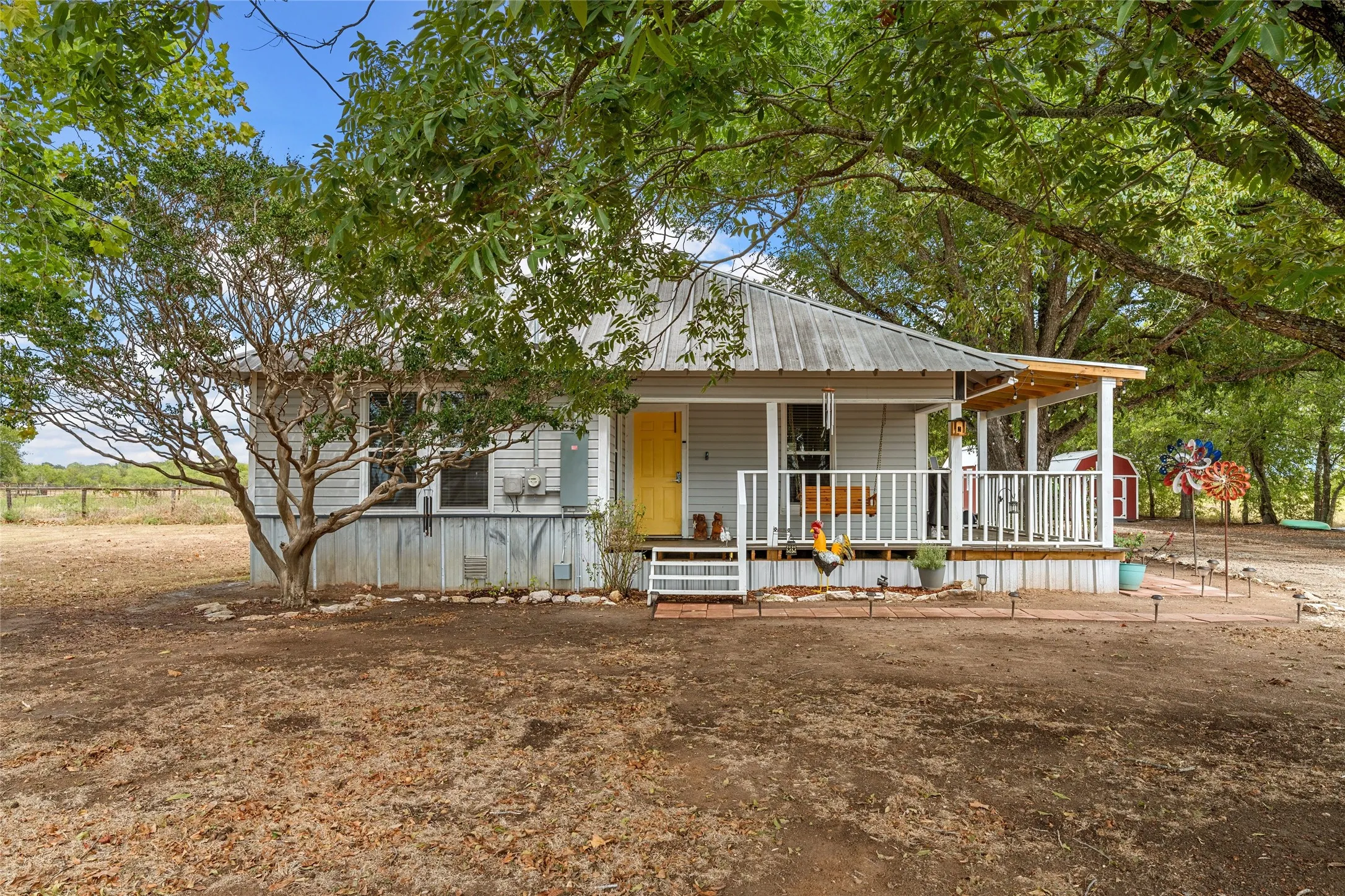 Single Family Residence For Sale in Mc Lennan County , 393 Peevey Lane, Robinson, Texas 76706, 3 Bedroom, 2 Bathroom, Garage spaces, 1,591 Sqft, built in 1950, mls#21391778, Real Estate Agent in Robinson, Homes For Sale in Mc Lennan county, Homes For Sale in Robinson, Realtor in Robinson Texas, Real Estate Brokerage Independent Realty Texas, Luminita Cordes Realtor