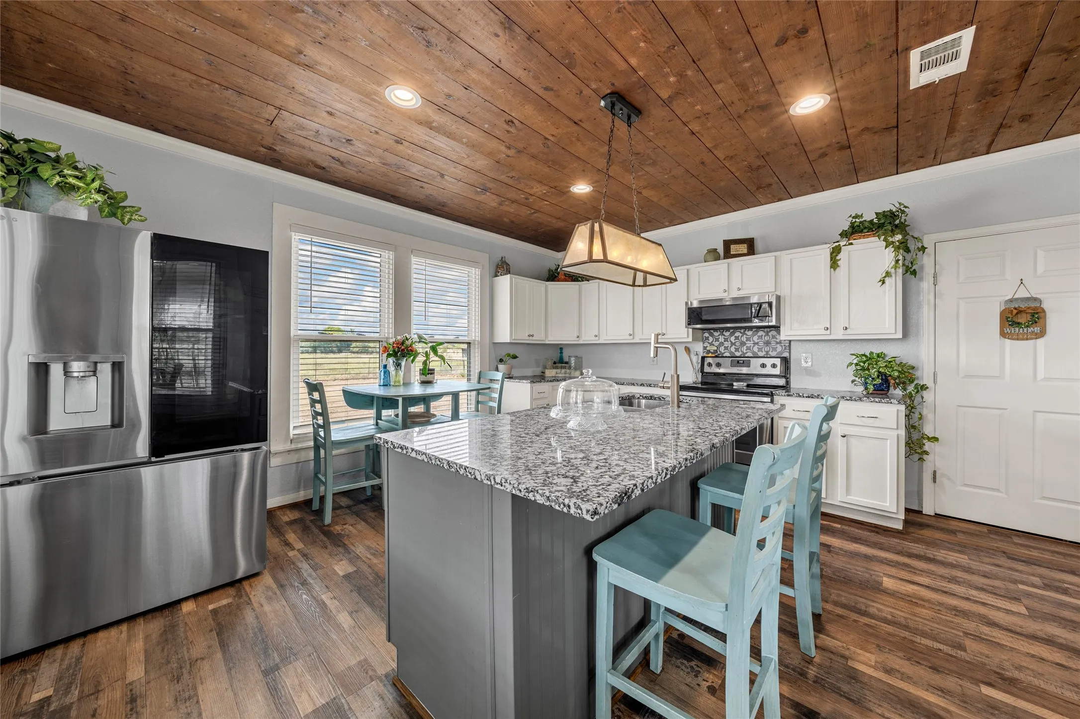 Single Family Residence For Sale in Mc Lennan County , 393 Peevey Lane, Robinson, Texas 76706, 3 Bedroom, 2 Bathroom, Garage spaces, 1,591 Sqft, built in 1950, mls#21391778, Real Estate Agent in Robinson, Homes For Sale in Mc Lennan county, Homes For Sale in Robinson, Realtor in Robinson Texas, Real Estate Brokerage Independent Realty Texas, Luminita Cordes Realtor