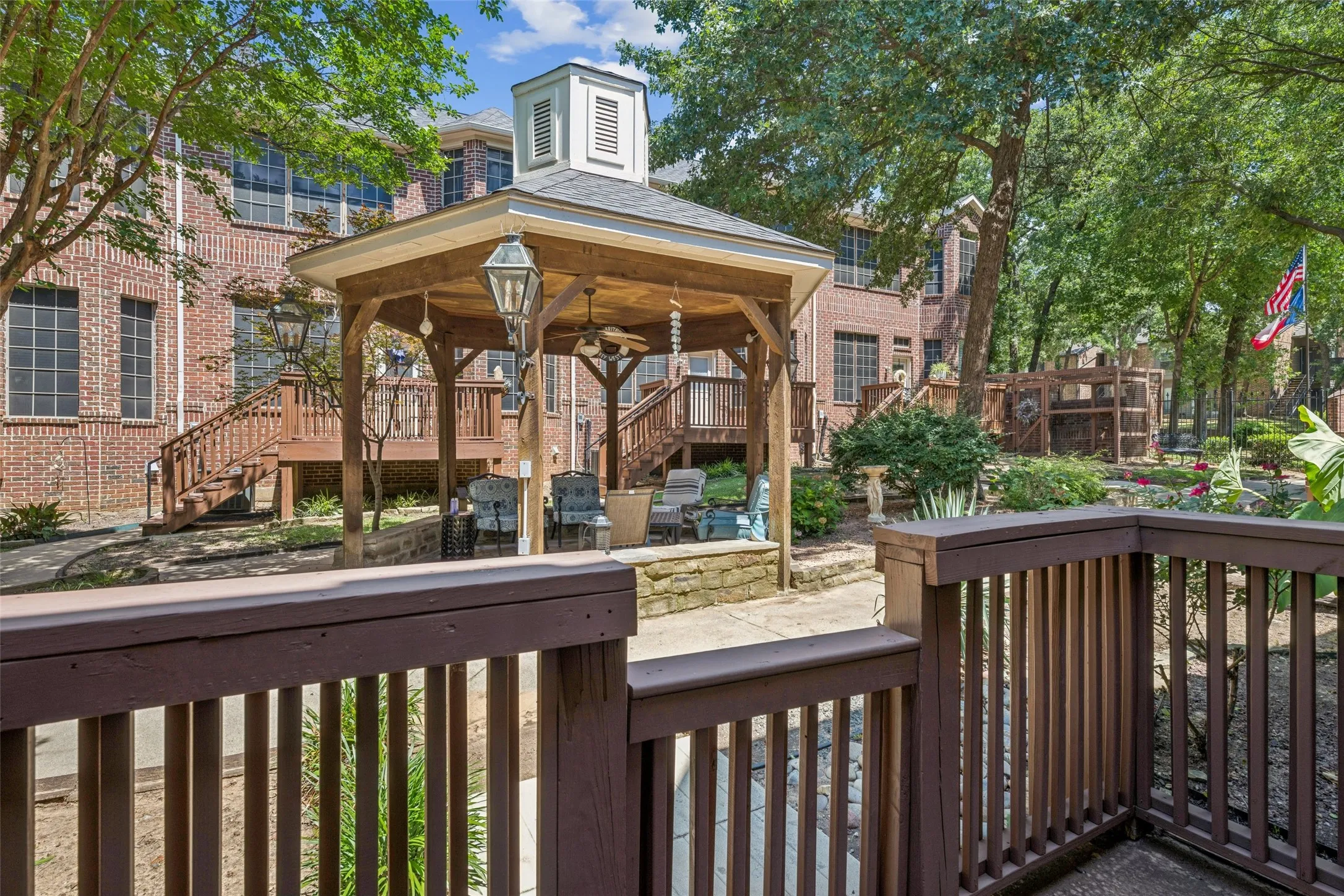 Condominium For Sale in Tarrant County , 2190 Mc Pherson Drive, Grapevine, Texas 76051, 2 Bedroom, 3 Bathroom, 1 Garage spaces, 1,541 Sqft, built in 2004, mls#21392385, Real Estate Agent in Grapevine, Homes For Sale in Tarrant county, Homes For Sale in Grapevine, Realtor in Grapevine Texas, Real Estate Brokerage Independent Realty Texas, Luminita Cordes Realtor