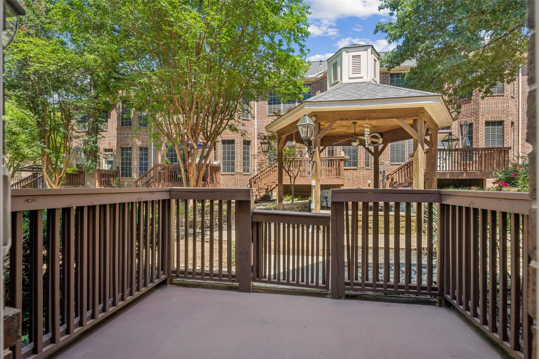 Condominium For Sale in Tarrant County , 2190 Mc Pherson Drive, Grapevine, Texas 76051, 2 Bedroom, 3 Bathroom, 1 Garage spaces, 1,541 Sqft, built in 2004, mls#21392385, Real Estate Agent in Grapevine, Homes For Sale in Tarrant county, Homes For Sale in Grapevine, Realtor in Grapevine Texas, Real Estate Brokerage Independent Realty Texas, Luminita Cordes Realtor