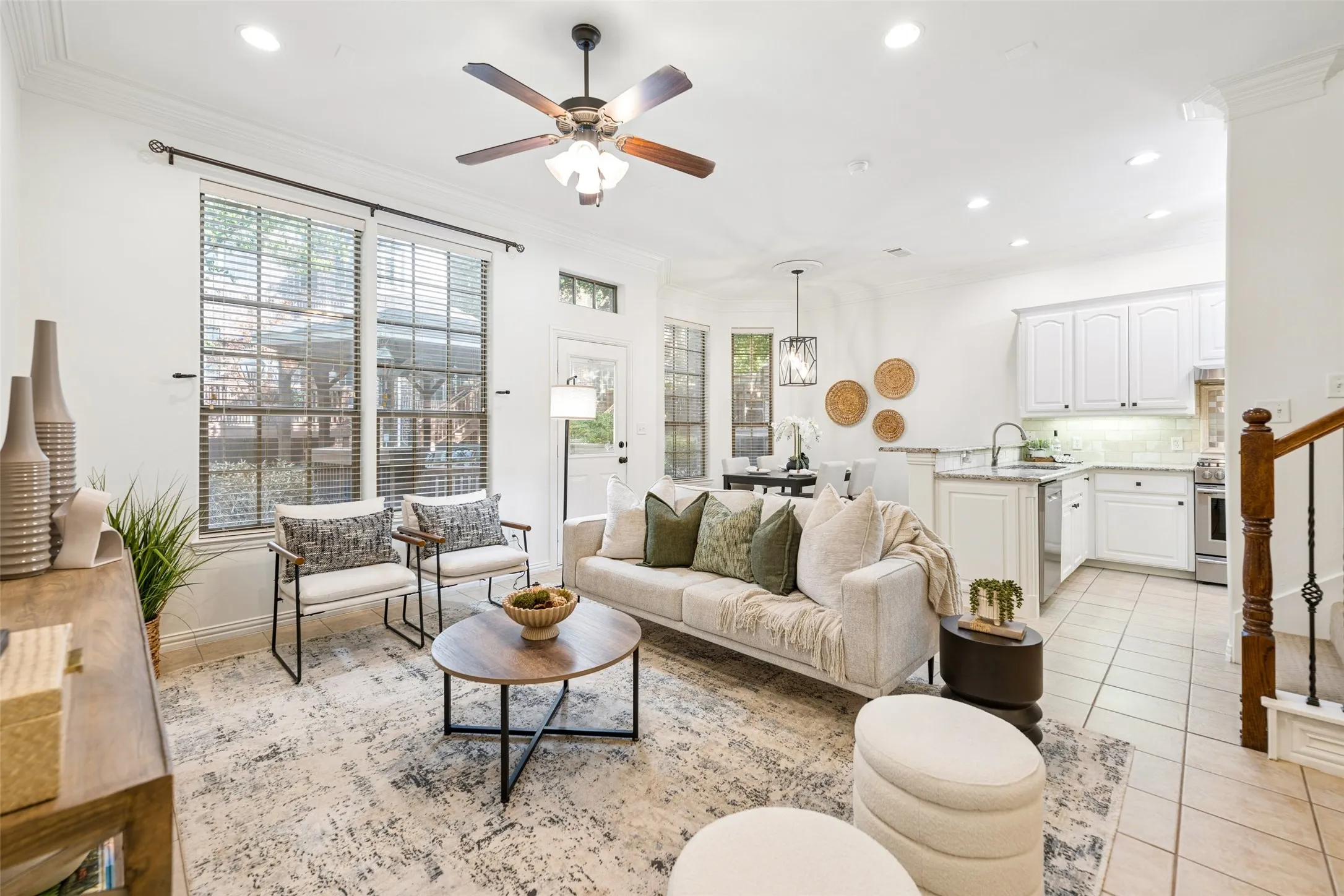 Condominium For Sale in Tarrant County , 2190 Mc Pherson Drive, Grapevine, Texas 76051, 2 Bedroom, 3 Bathroom, 1 Garage spaces, 1,541 Sqft, built in 2004, mls#21392385, Real Estate Agent in Grapevine, Homes For Sale in Tarrant county, Homes For Sale in Grapevine, Realtor in Grapevine Texas, Real Estate Brokerage Independent Realty Texas, Luminita Cordes Realtor