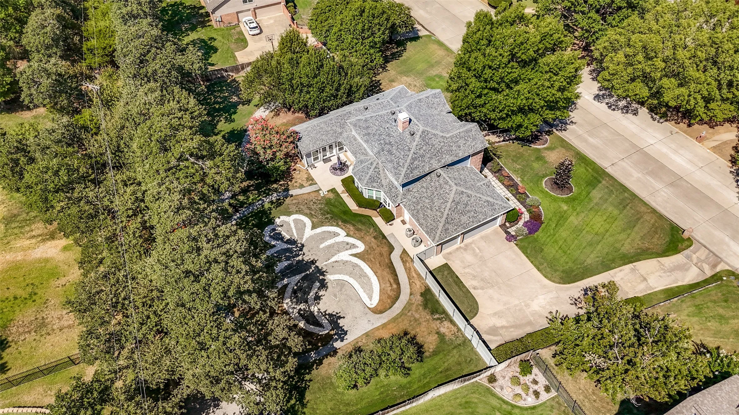 Single Family Residence For Sale in Tarrant County , 204 E Chapel Downs Drive, Southlake, Texas 76092, 4 Bedroom, 4 Bathroom, 3 Garage spaces, 3,635 Sqft, built in 1992, mls#21392754, Real Estate Agent in Southlake, Homes For Sale in Tarrant county, Homes For Sale in Southlake, Realtor in Southlake Texas, Real Estate Brokerage Independent Realty Texas, Luminita Cordes Realtor