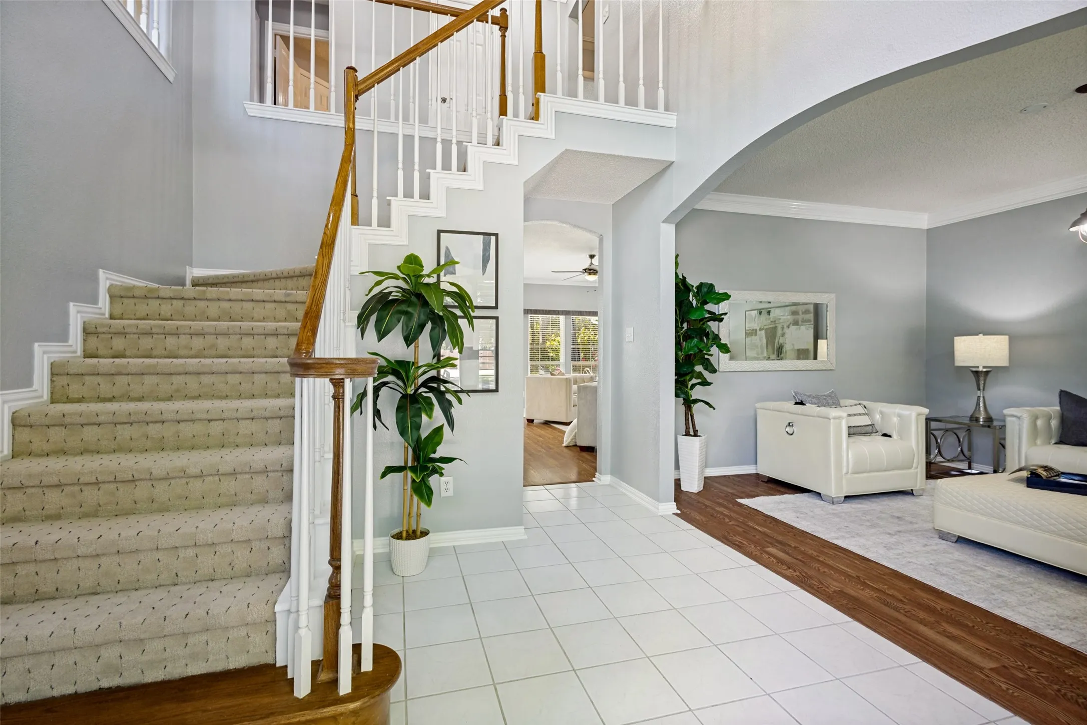 Single Family Residence For Sale in Tarrant County , 204 E Chapel Downs Drive, Southlake, Texas 76092, 4 Bedroom, 4 Bathroom, 3 Garage spaces, 3,635 Sqft, built in 1992, mls#21392754, Real Estate Agent in Southlake, Homes For Sale in Tarrant county, Homes For Sale in Southlake, Realtor in Southlake Texas, Real Estate Brokerage Independent Realty Texas, Luminita Cordes Realtor