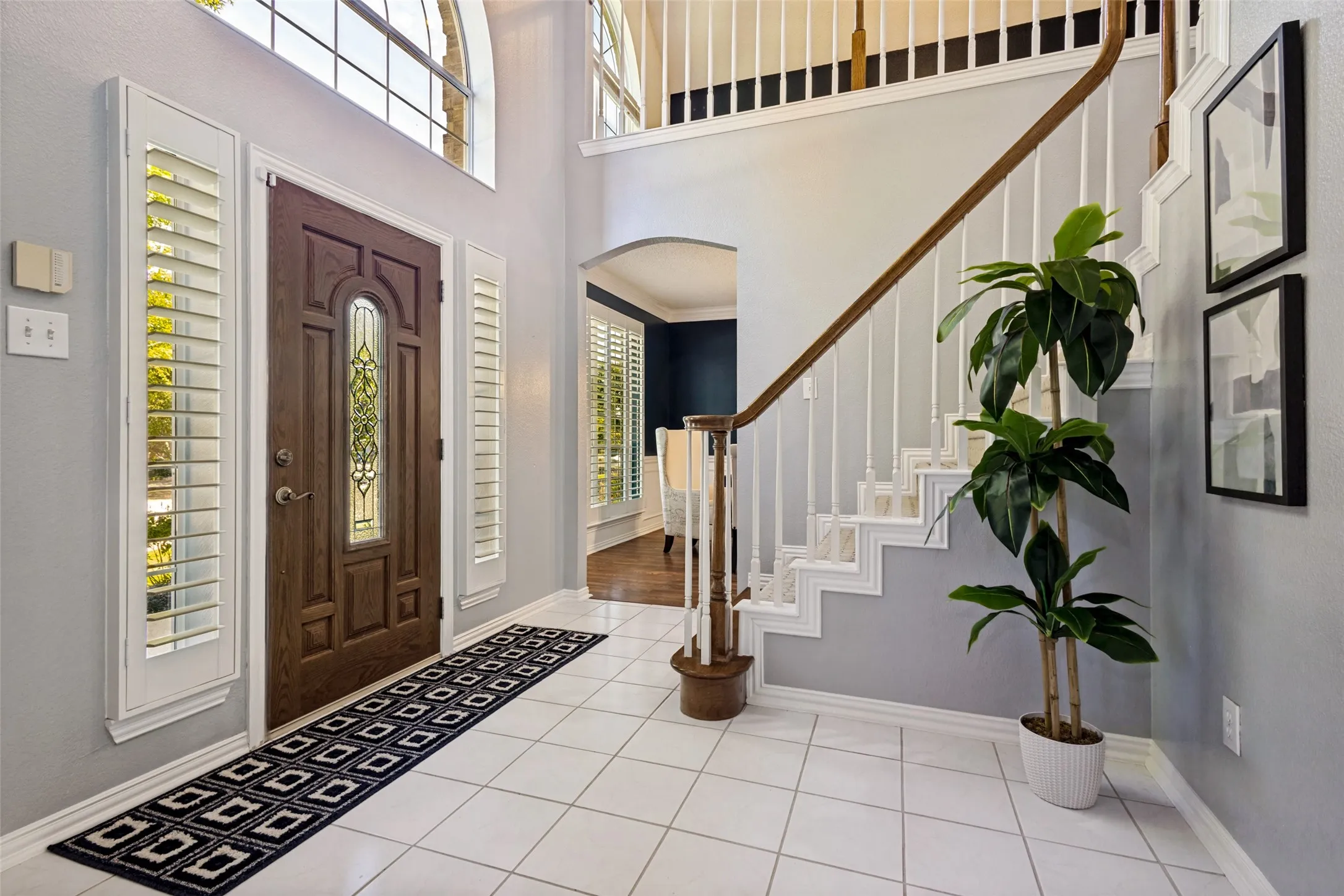 Single Family Residence For Sale in Tarrant County , 204 E Chapel Downs Drive, Southlake, Texas 76092, 4 Bedroom, 4 Bathroom, 3 Garage spaces, 3,635 Sqft, built in 1992, mls#21392754, Real Estate Agent in Southlake, Homes For Sale in Tarrant county, Homes For Sale in Southlake, Realtor in Southlake Texas, Real Estate Brokerage Independent Realty Texas, Luminita Cordes Realtor