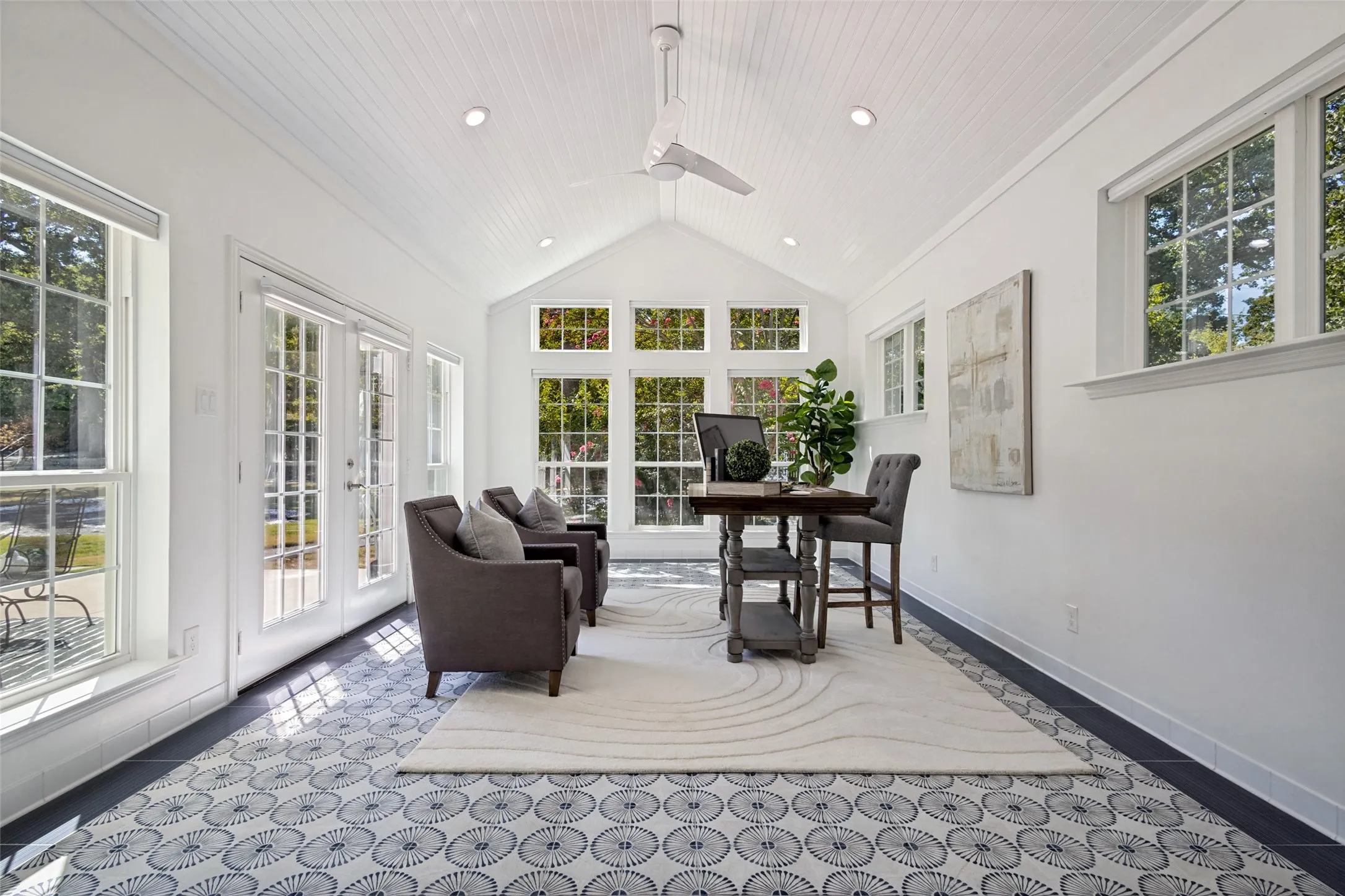 Single Family Residence For Sale in Tarrant County , 204 E Chapel Downs Drive, Southlake, Texas 76092, 4 Bedroom, 4 Bathroom, 3 Garage spaces, 3,635 Sqft, built in 1992, mls#21392754, Real Estate Agent in Southlake, Homes For Sale in Tarrant county, Homes For Sale in Southlake, Realtor in Southlake Texas, Real Estate Brokerage Independent Realty Texas, Luminita Cordes Realtor