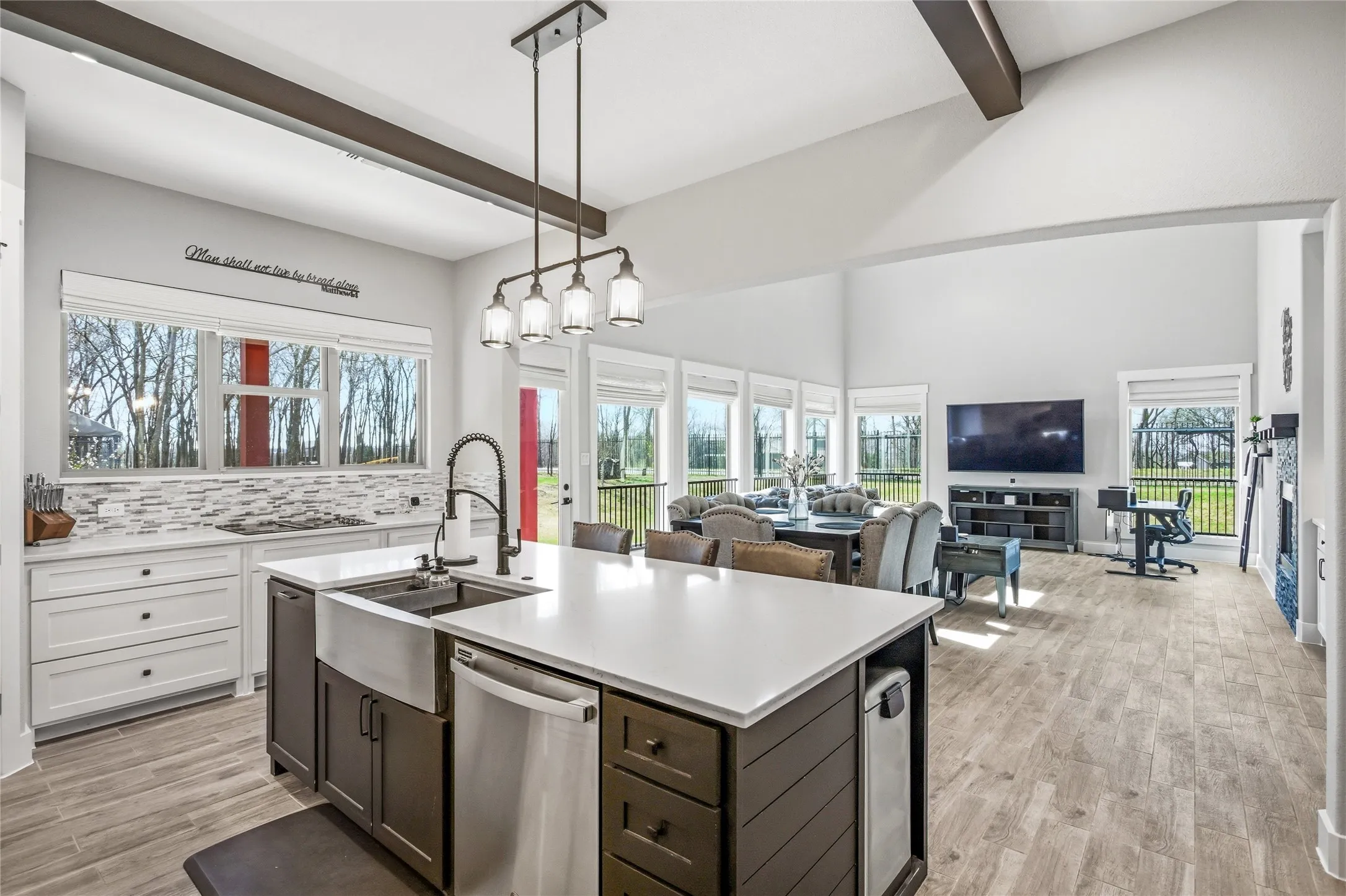 Single Family Residence For Sale in Grayson County , 216 Glen Ellen Road, Pottsboro, Texas 75076, 3 Bedroom, 3 Bathroom, 2 Garage spaces, 2,636 Sqft, built in 2021, mls#21392356, Real Estate Agent in Pottsboro, Homes For Sale in Grayson county, Homes For Sale in Pottsboro, Realtor in Pottsboro Texas, Real Estate Brokerage Independent Realty Texas, Luminita Cordes Realtor