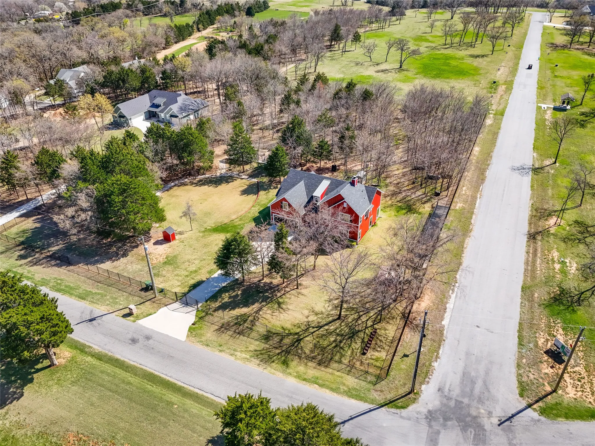 Single Family Residence For Sale in Grayson County , 216 Glen Ellen Road, Pottsboro, Texas 75076, 3 Bedroom, 3 Bathroom, 2 Garage spaces, 2,636 Sqft, built in 2021, mls#21392356, Real Estate Agent in Pottsboro, Homes For Sale in Grayson county, Homes For Sale in Pottsboro, Realtor in Pottsboro Texas, Real Estate Brokerage Independent Realty Texas, Luminita Cordes Realtor