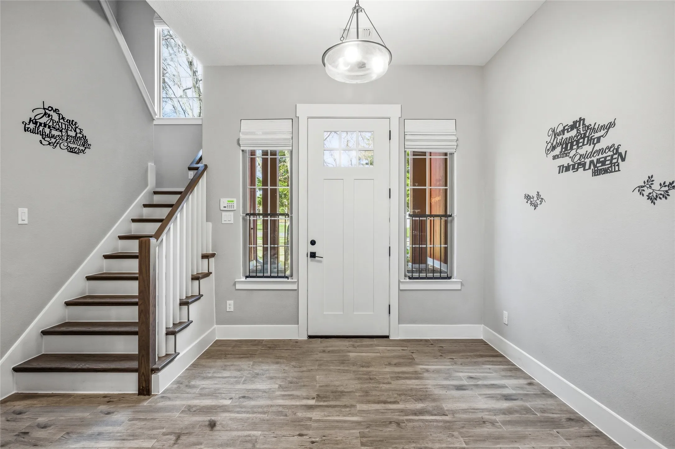 Single Family Residence For Sale in Grayson County , 216 Glen Ellen Road, Pottsboro, Texas 75076, 3 Bedroom, 3 Bathroom, 2 Garage spaces, 2,636 Sqft, built in 2021, mls#21392356, Real Estate Agent in Pottsboro, Homes For Sale in Grayson county, Homes For Sale in Pottsboro, Realtor in Pottsboro Texas, Real Estate Brokerage Independent Realty Texas, Luminita Cordes Realtor