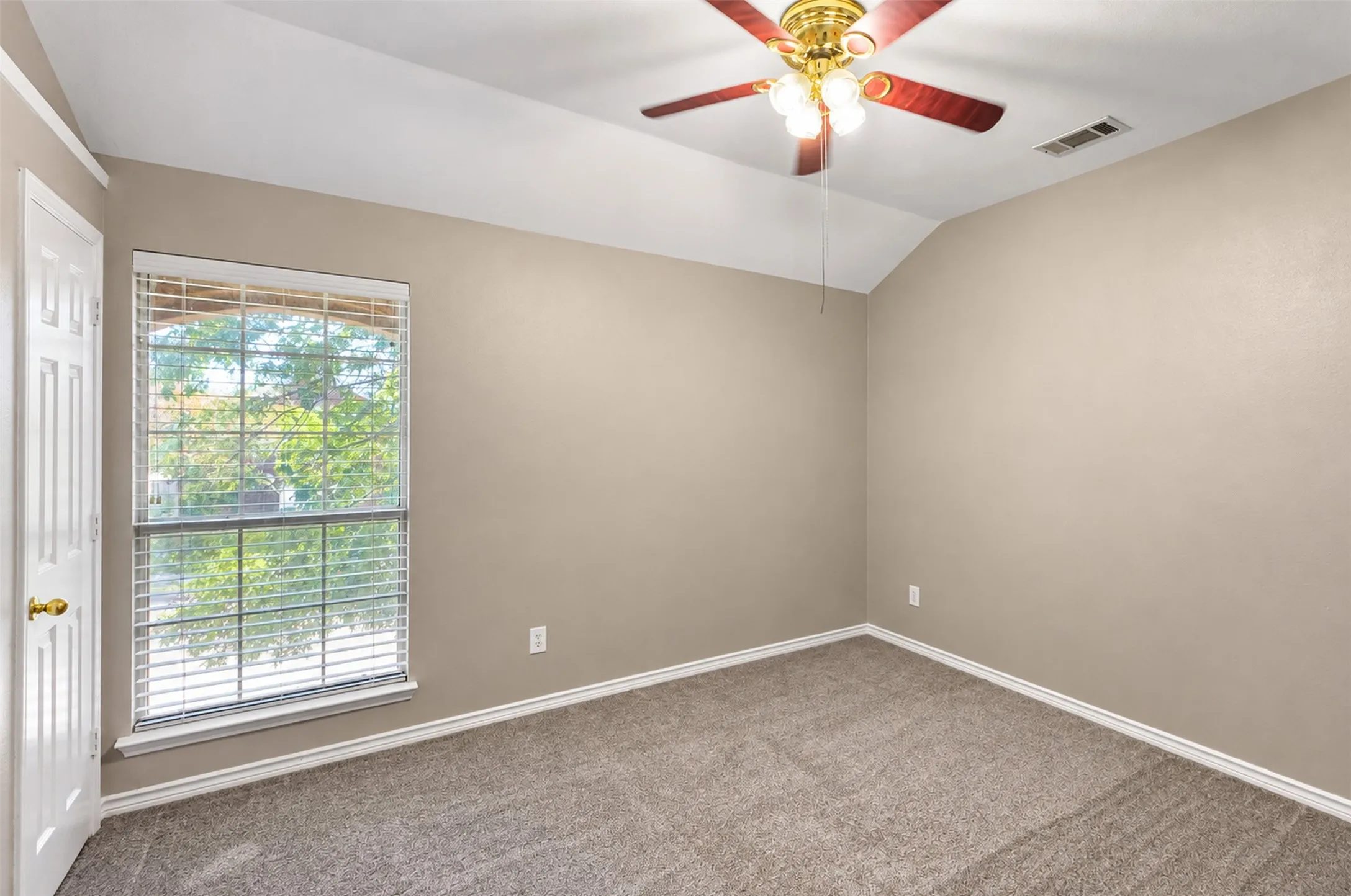 Single Family Residence For Rent in Dallas County , 4205 Jasper Court, Rowlett, Texas 75088, 4 Bedroom, 3 Bathroom, 2 Garage spaces, 2,406 Sqft, built in 2002, mls#21392896, Real Estate Agent in Rowlett, Homes For Rent in Dallas county, Homes For Rent in Rowlett, Realtor in Rowlett Texas, Real Estate Brokerage Independent Realty Texas, Luminita Cordes Realtor