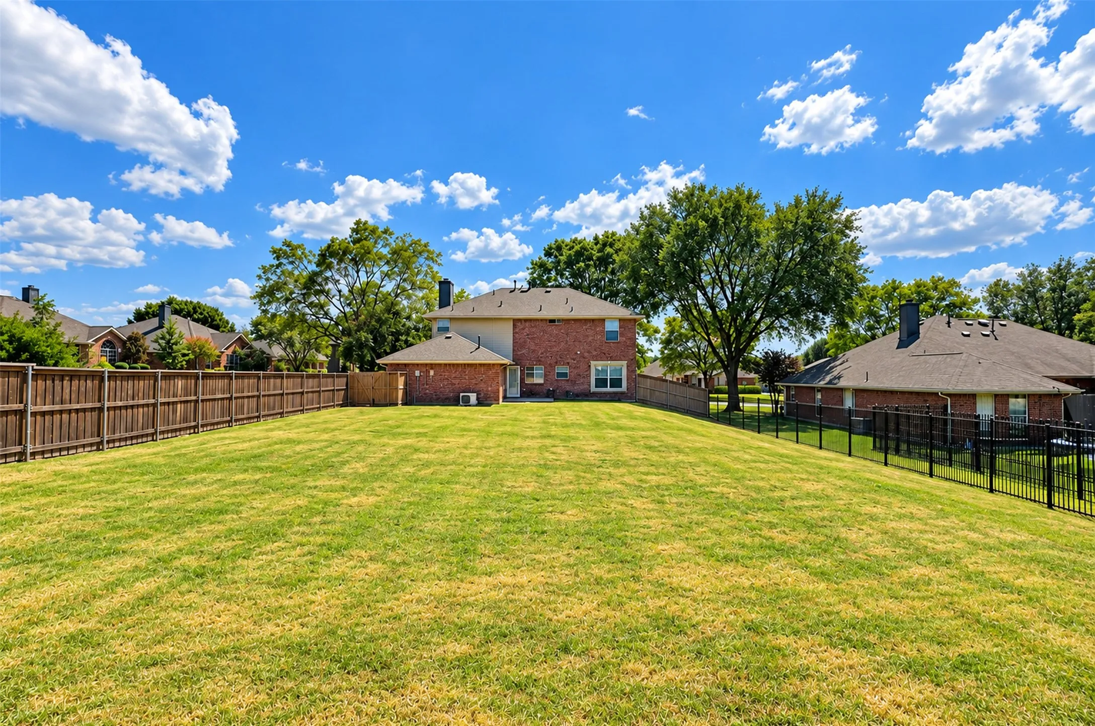 Single Family Residence For Rent in Dallas County , 4205 Jasper Court, Rowlett, Texas 75088, 4 Bedroom, 3 Bathroom, 2 Garage spaces, 2,406 Sqft, built in 2002, mls#21392896, Real Estate Agent in Rowlett, Homes For Rent in Dallas county, Homes For Rent in Rowlett, Realtor in Rowlett Texas, Real Estate Brokerage Independent Realty Texas, Luminita Cordes Realtor
