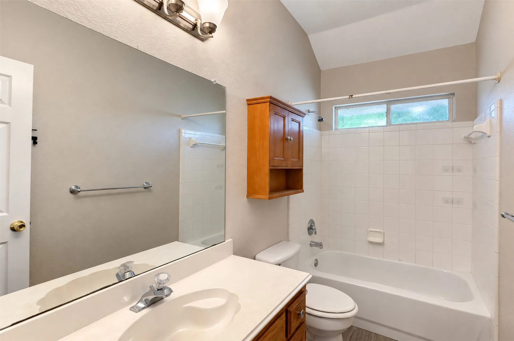 Single Family Residence For Rent in Dallas County , 4205 Jasper Court, Rowlett, Texas 75088, 4 Bedroom, 3 Bathroom, 2 Garage spaces, 2,406 Sqft, built in 2002, mls#21392896, Real Estate Agent in Rowlett, Homes For Rent in Dallas county, Homes For Rent in Rowlett, Realtor in Rowlett Texas, Real Estate Brokerage Independent Realty Texas, Luminita Cordes Realtor