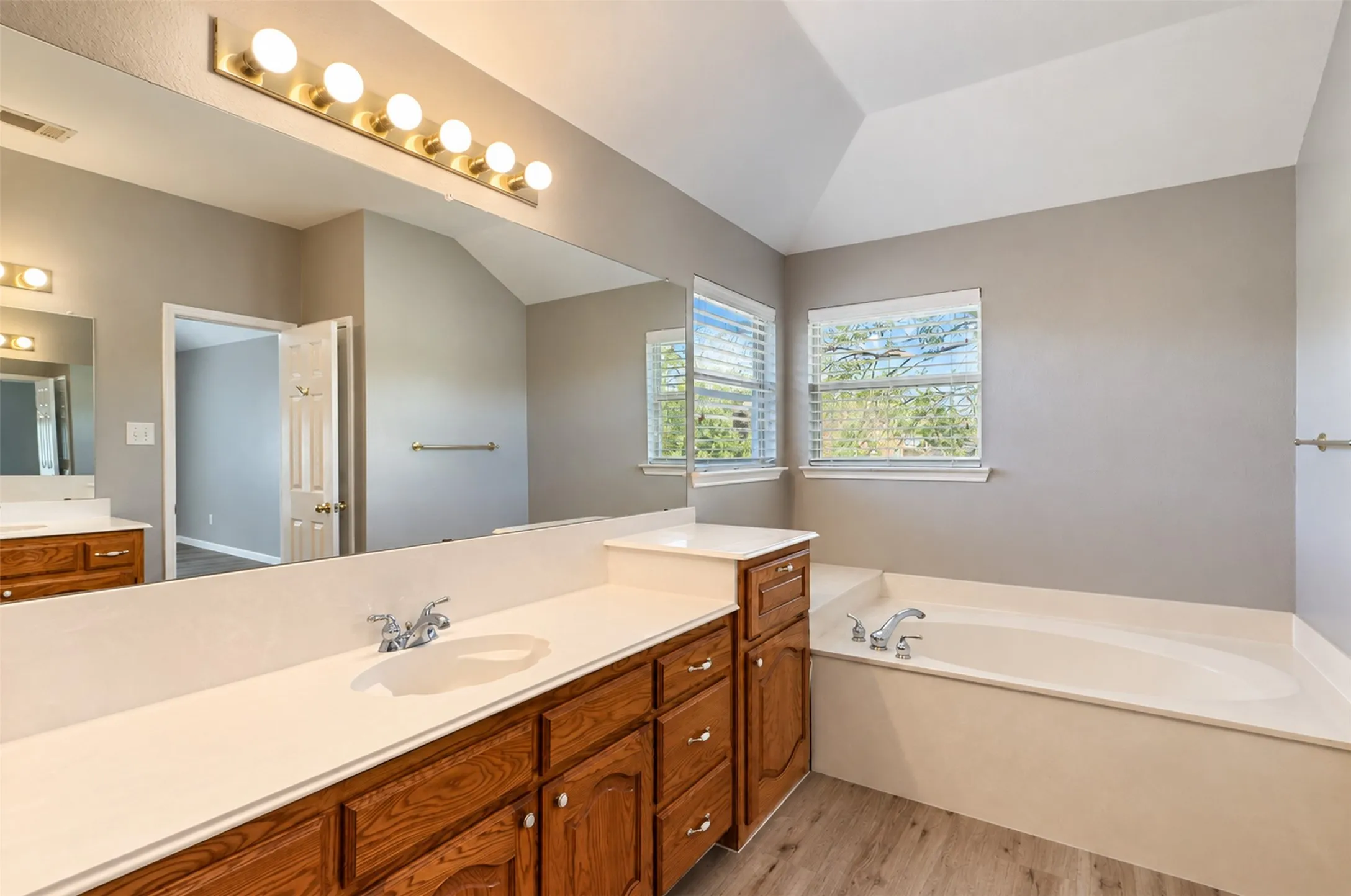 Single Family Residence For Rent in Dallas County , 4205 Jasper Court, Rowlett, Texas 75088, 4 Bedroom, 3 Bathroom, 2 Garage spaces, 2,406 Sqft, built in 2002, mls#21392896, Real Estate Agent in Rowlett, Homes For Rent in Dallas county, Homes For Rent in Rowlett, Realtor in Rowlett Texas, Real Estate Brokerage Independent Realty Texas, Luminita Cordes Realtor