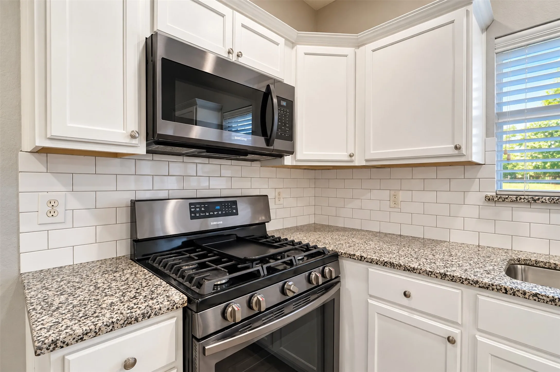 Single Family Residence For Rent in Dallas County , 4205 Jasper Court, Rowlett, Texas 75088, 4 Bedroom, 3 Bathroom, 2 Garage spaces, 2,406 Sqft, built in 2002, mls#21392896, Real Estate Agent in Rowlett, Homes For Rent in Dallas county, Homes For Rent in Rowlett, Realtor in Rowlett Texas, Real Estate Brokerage Independent Realty Texas, Luminita Cordes Realtor