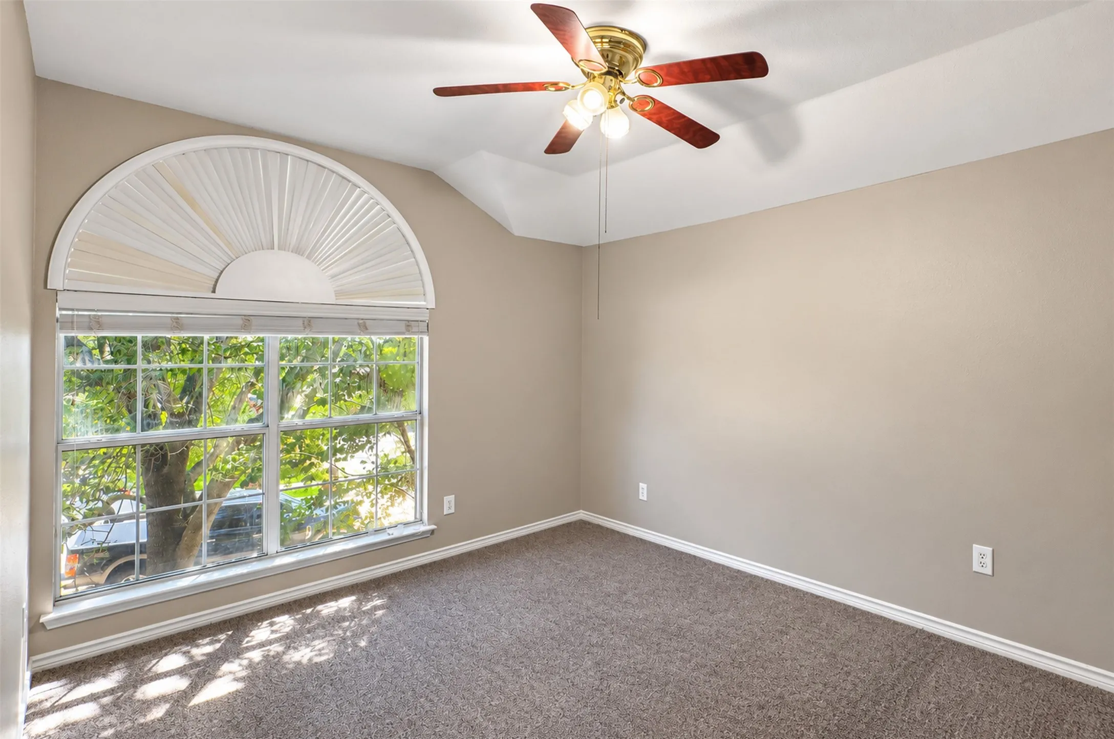 Single Family Residence For Rent in Dallas County , 4205 Jasper Court, Rowlett, Texas 75088, 4 Bedroom, 3 Bathroom, 2 Garage spaces, 2,406 Sqft, built in 2002, mls#21392896, Real Estate Agent in Rowlett, Homes For Rent in Dallas county, Homes For Rent in Rowlett, Realtor in Rowlett Texas, Real Estate Brokerage Independent Realty Texas, Luminita Cordes Realtor
