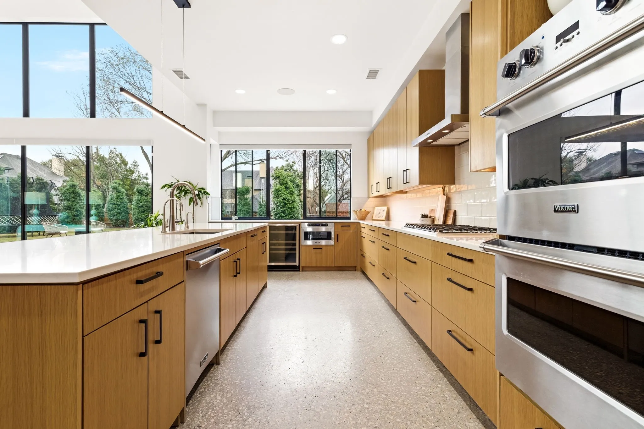 Single Family Residence For Sale in Dallas County , 9360 Lakemont Drive, Dallas, Texas 75220, 5 Bedroom, 5 Bathroom, 4 Garage spaces, 4,981 Sqft, built in 2019, mls#21392900, Real Estate Agent in Dallas, Homes For Sale in Dallas county, Homes For Sale in Dallas, Realtor in Dallas Texas, Real Estate Brokerage Independent Realty Texas, Luminita Cordes Realtor